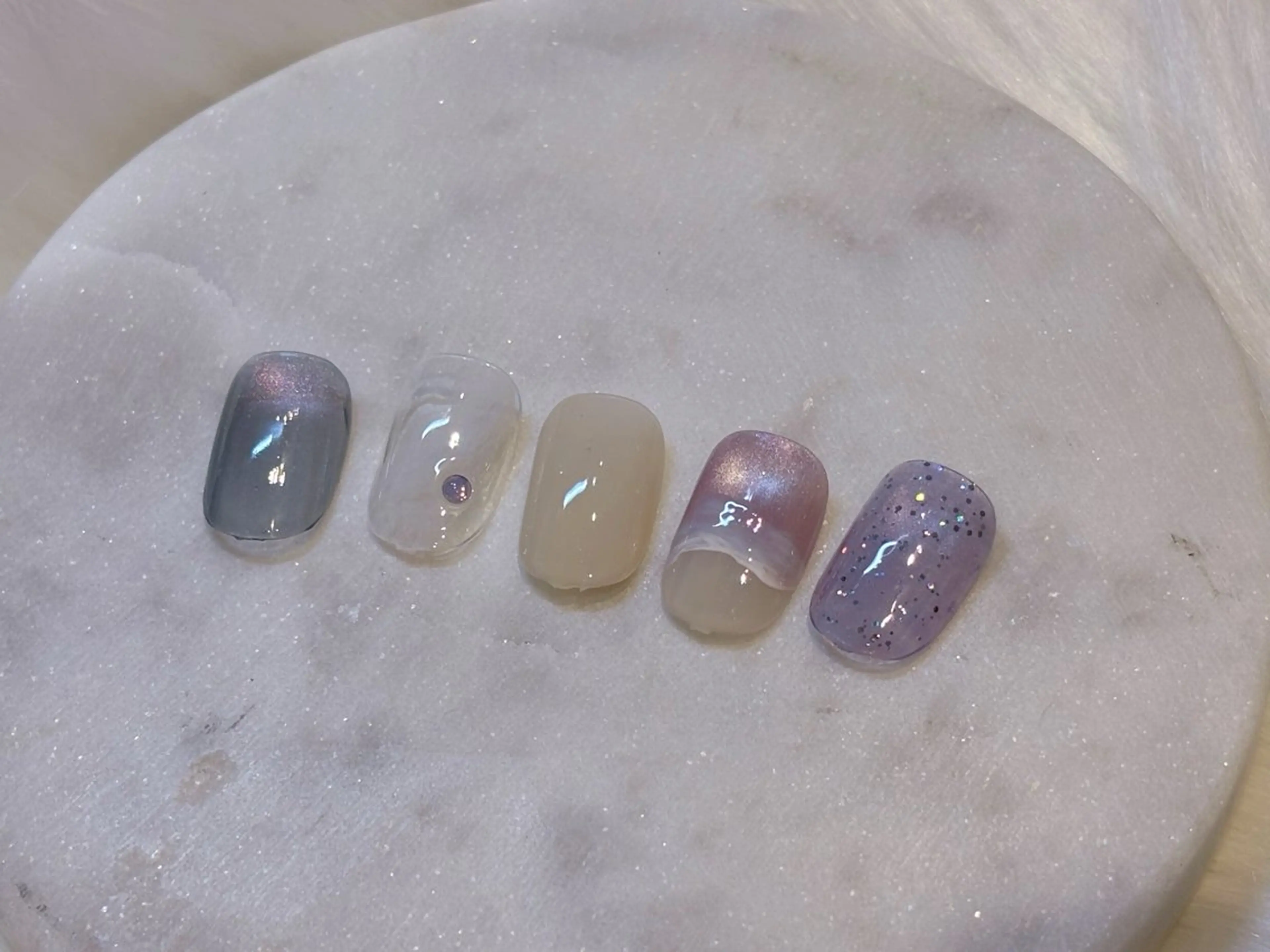 ネイル キラキラネイル 韓国ネイル ワンホンネイル peach nail ayakaのネイルデザイン