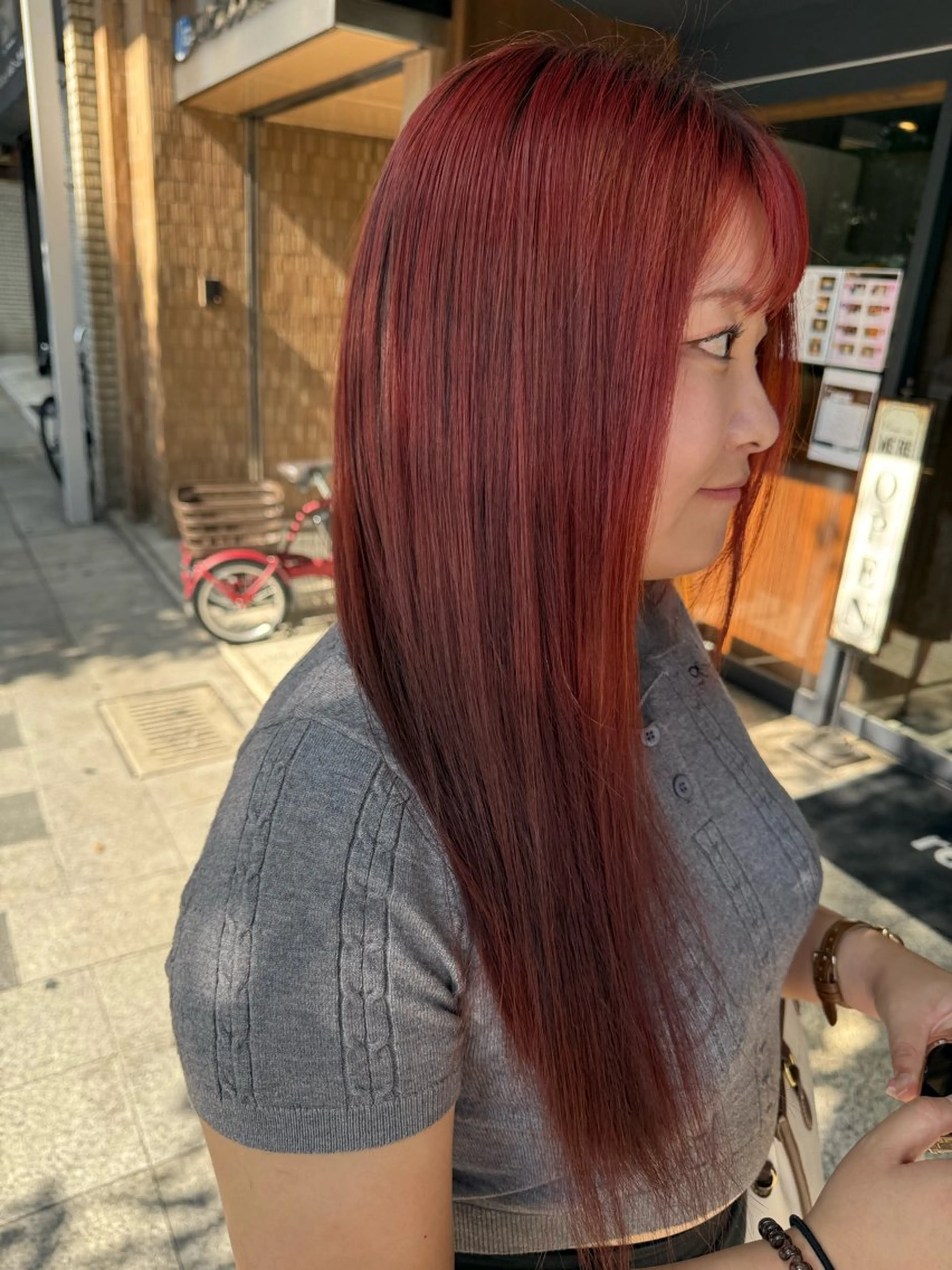 ロング カラー レッドカラー 髪質改善 トリートメント ヒナ子🦋 ブリーチカラーのヘアスタイル