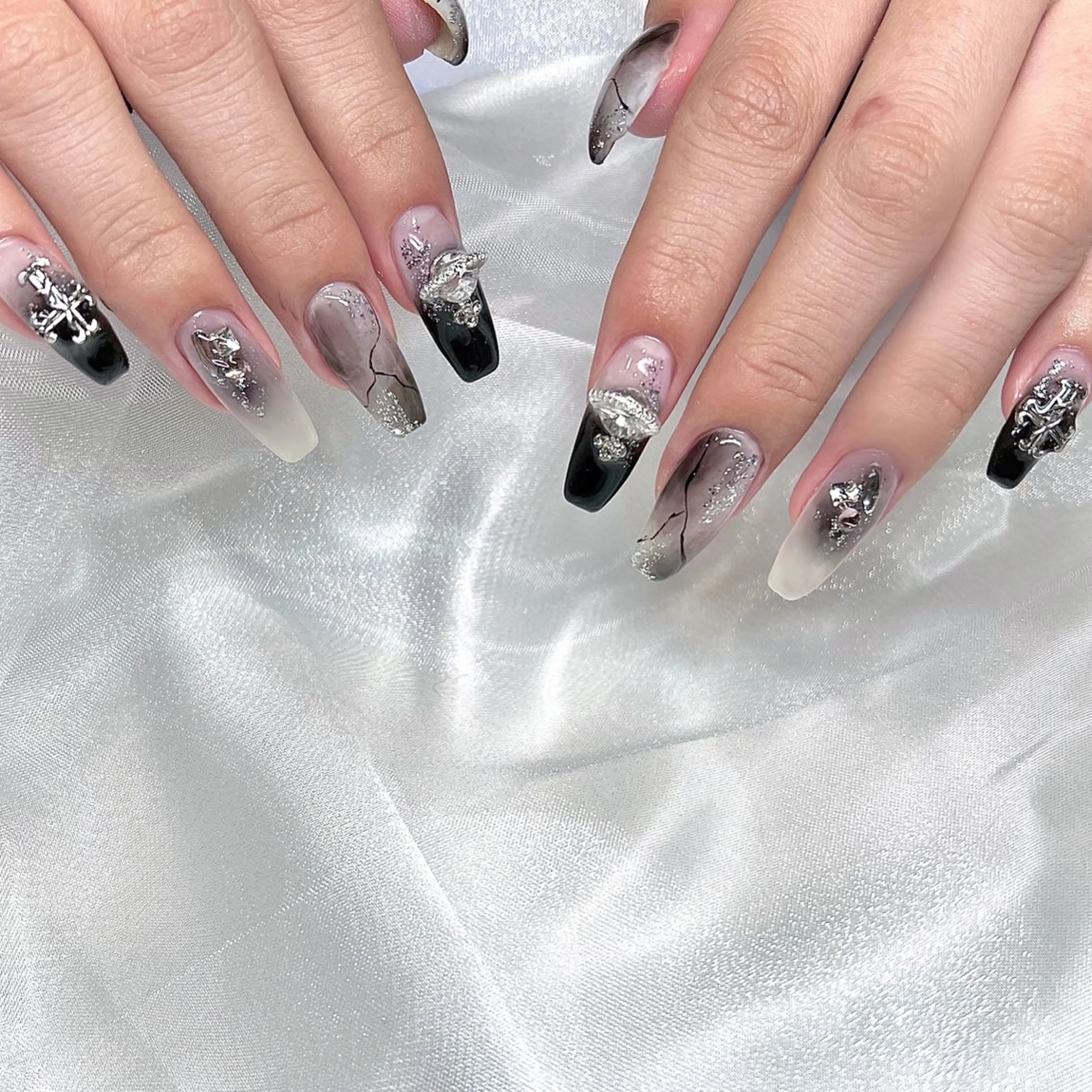 ネイル noir（ﾉｱｰﾙ） 豊田・岡崎￤airiのネイルデザイン