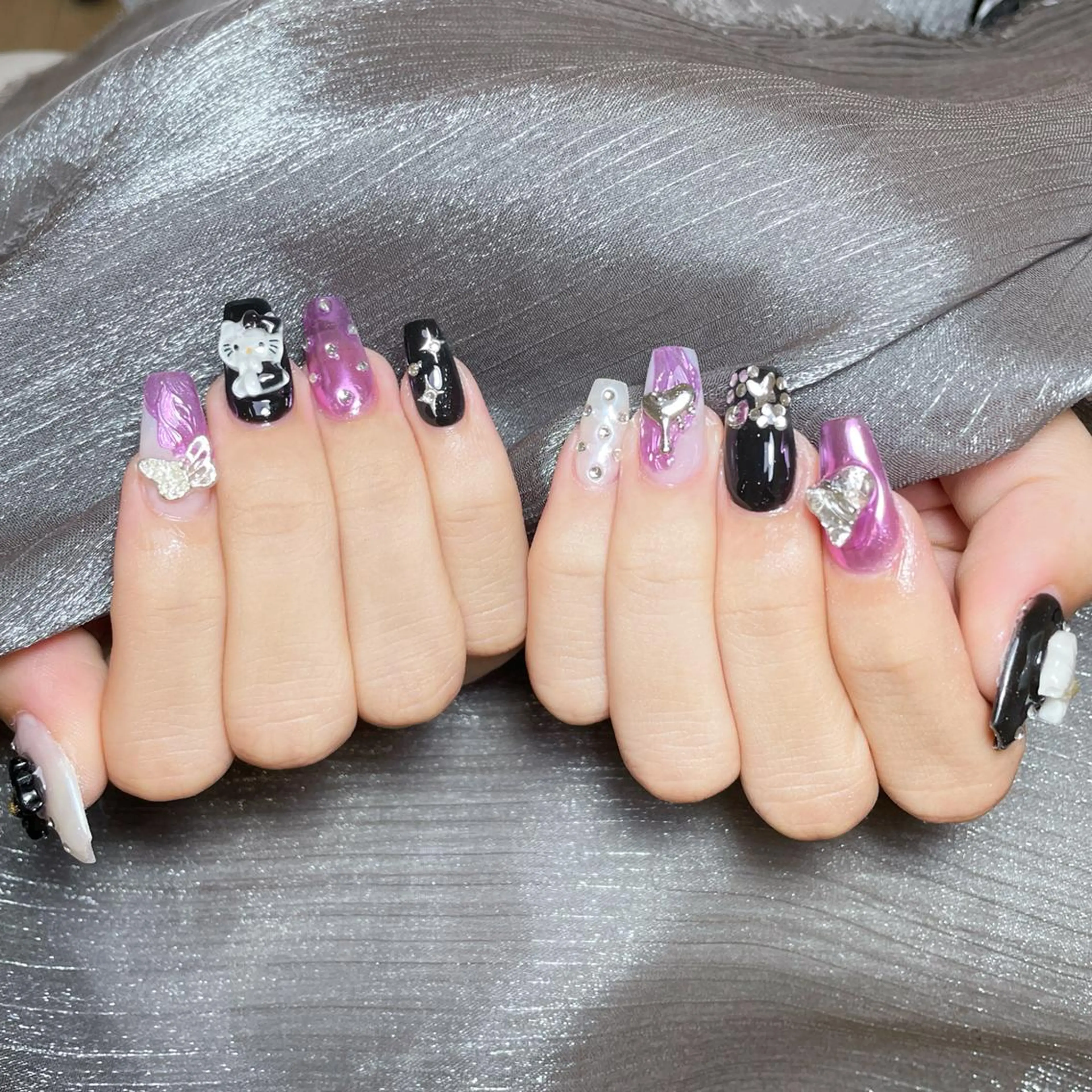 ネイル アートネイル オーロラネイル ガーリー キラキラネイル 韓国ネイル ハンドネイル DIANMOND NAIL🌸のネイルデザイン