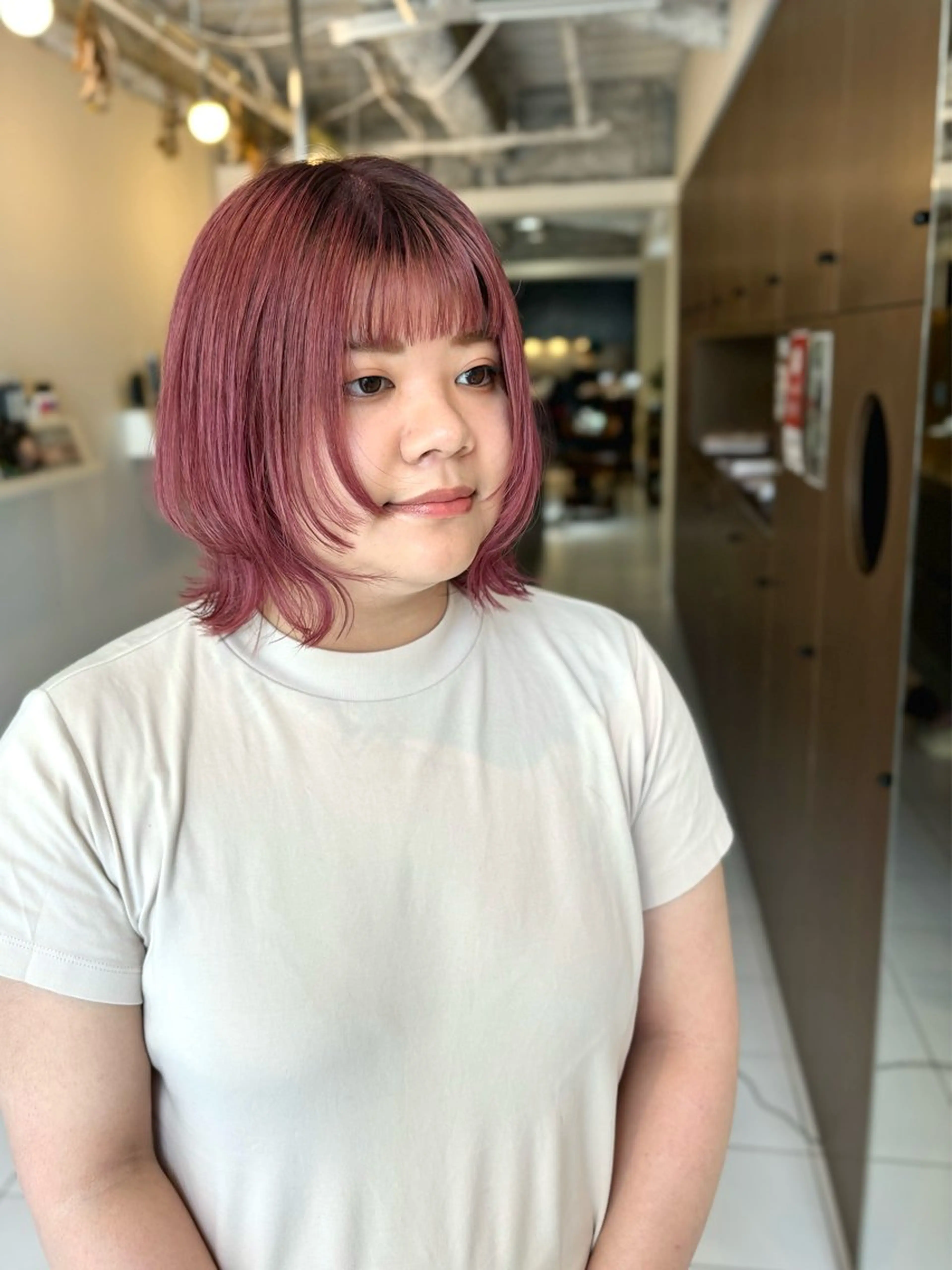 ミディアム カラー ボブレイヤー ピンクカラー ボブ 顔まわりレイヤー レイヤーカット 透明感カラー/ 寺田千雅子のヘアスタイル