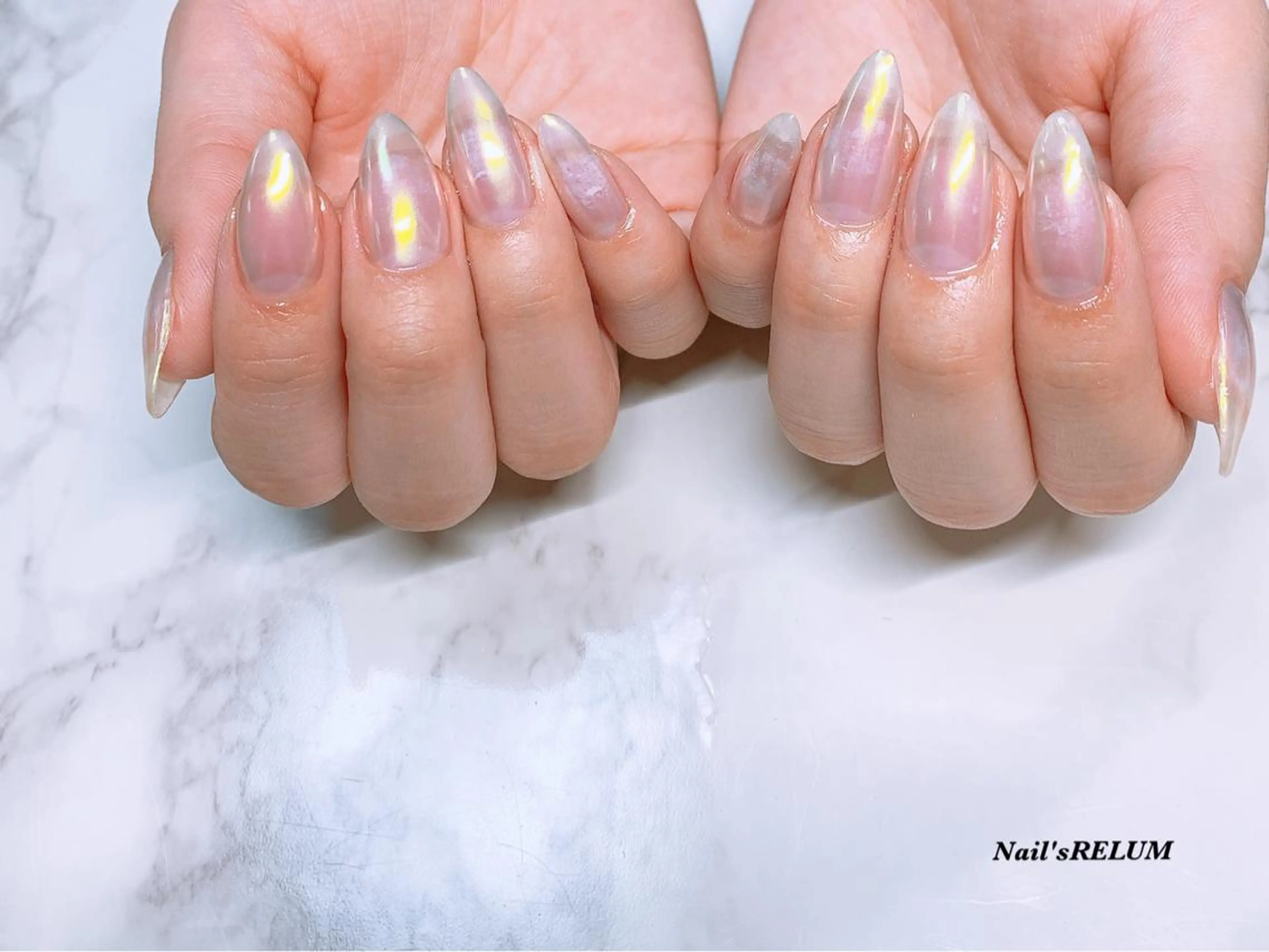 ネイル ミラーネイル THECOLORS所属・近貞 莉奈のネイルデザイン