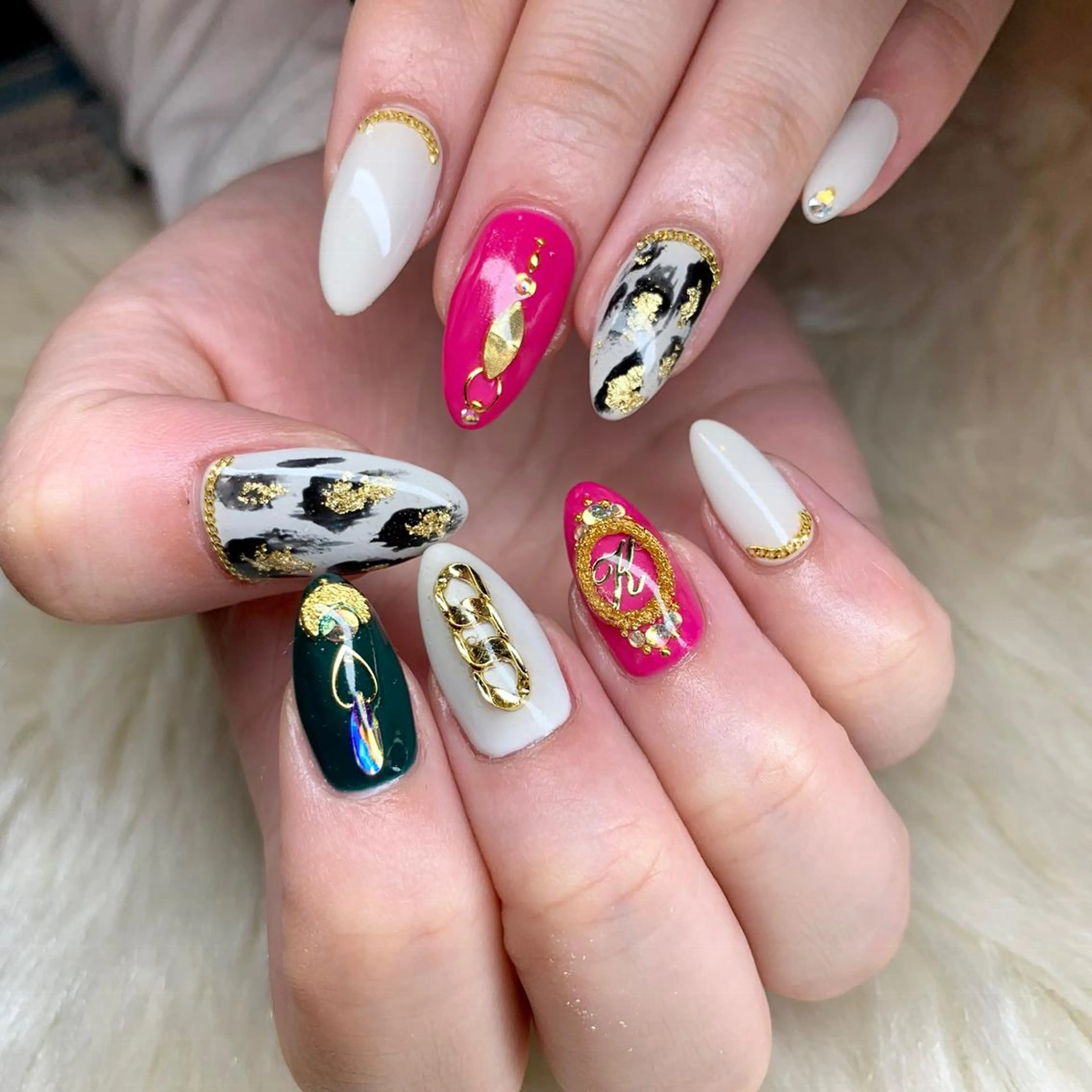 ネイル repos~ルポ~所属・里見 麗のネイルデザイン