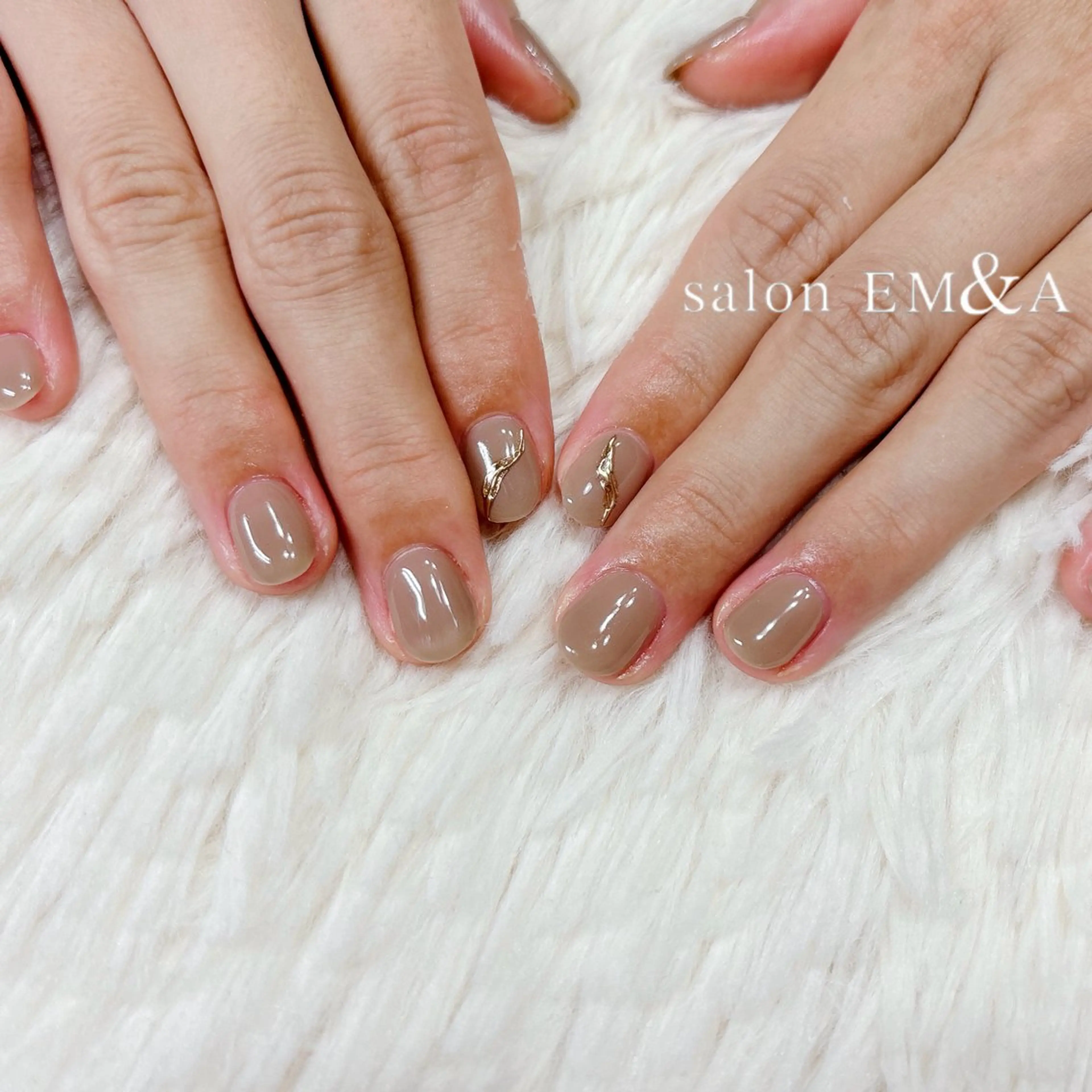 ネイル ミラーネイル ハンドネイル salon EM&A emiのネイルデザイン