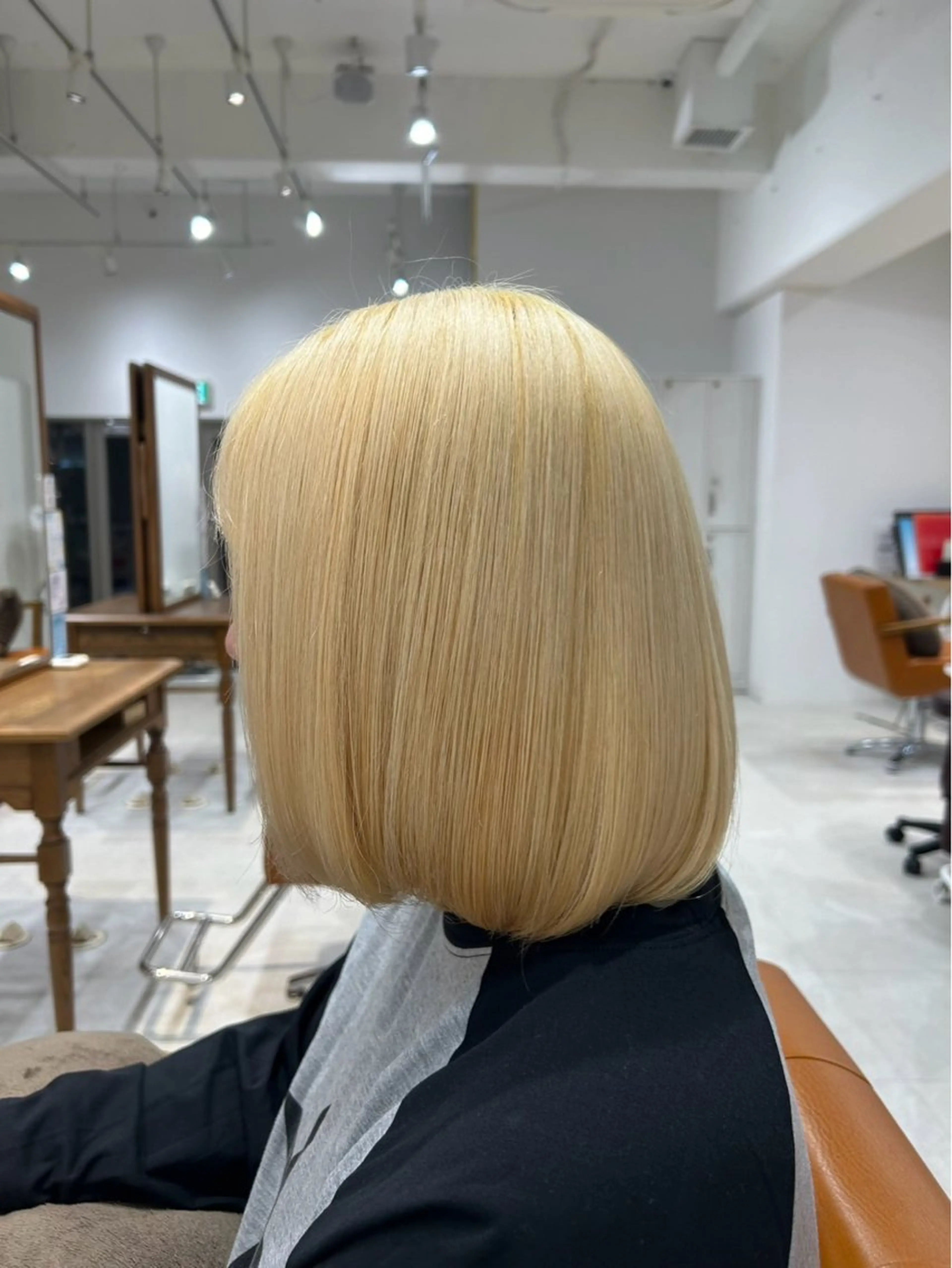 ショート カラー ブリーチ/髪質改善/ アフロ美容師しゅんのヘアスタイル