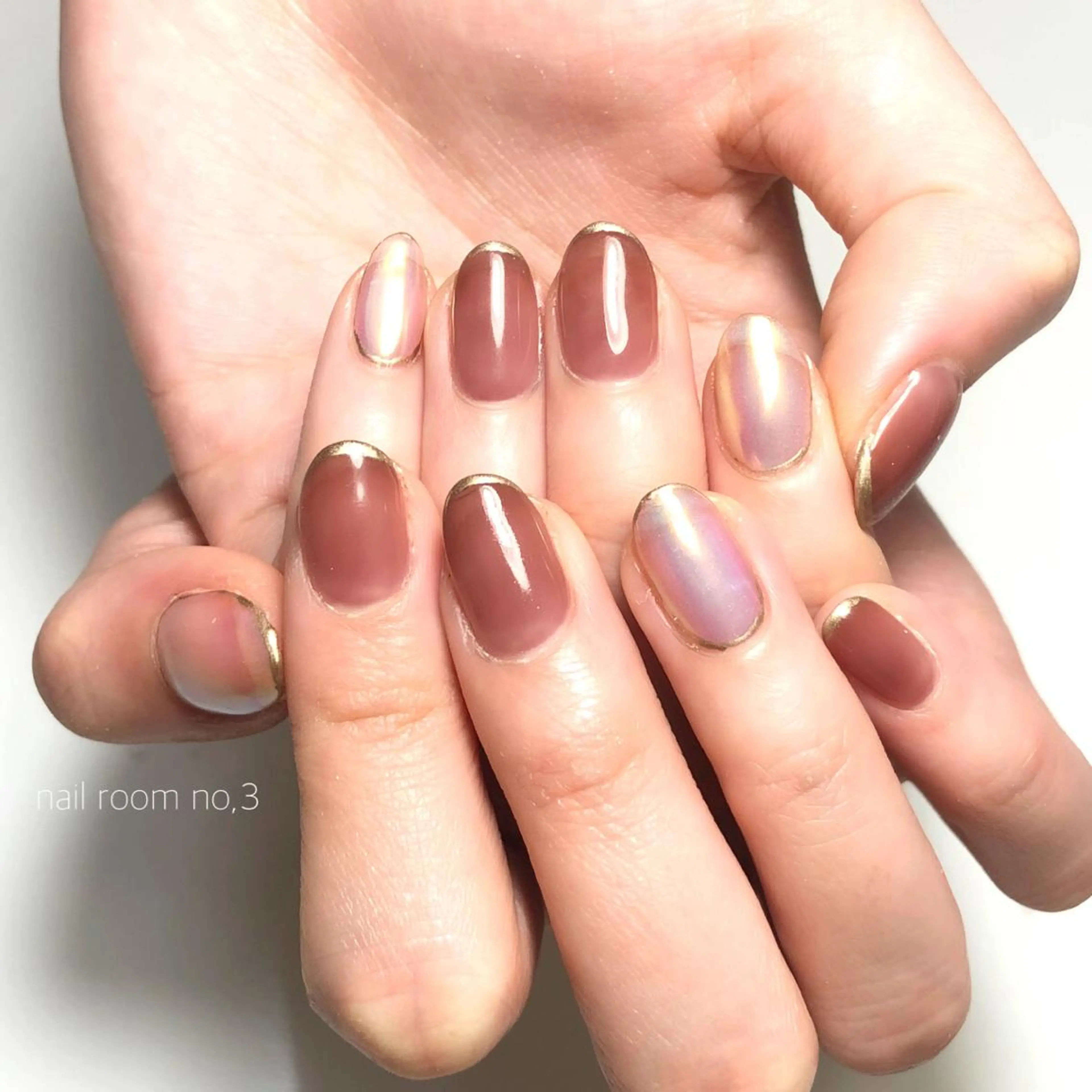 ネイル オーロラネイル 赤色 ハンドネイル K yukaのネイルデザイン