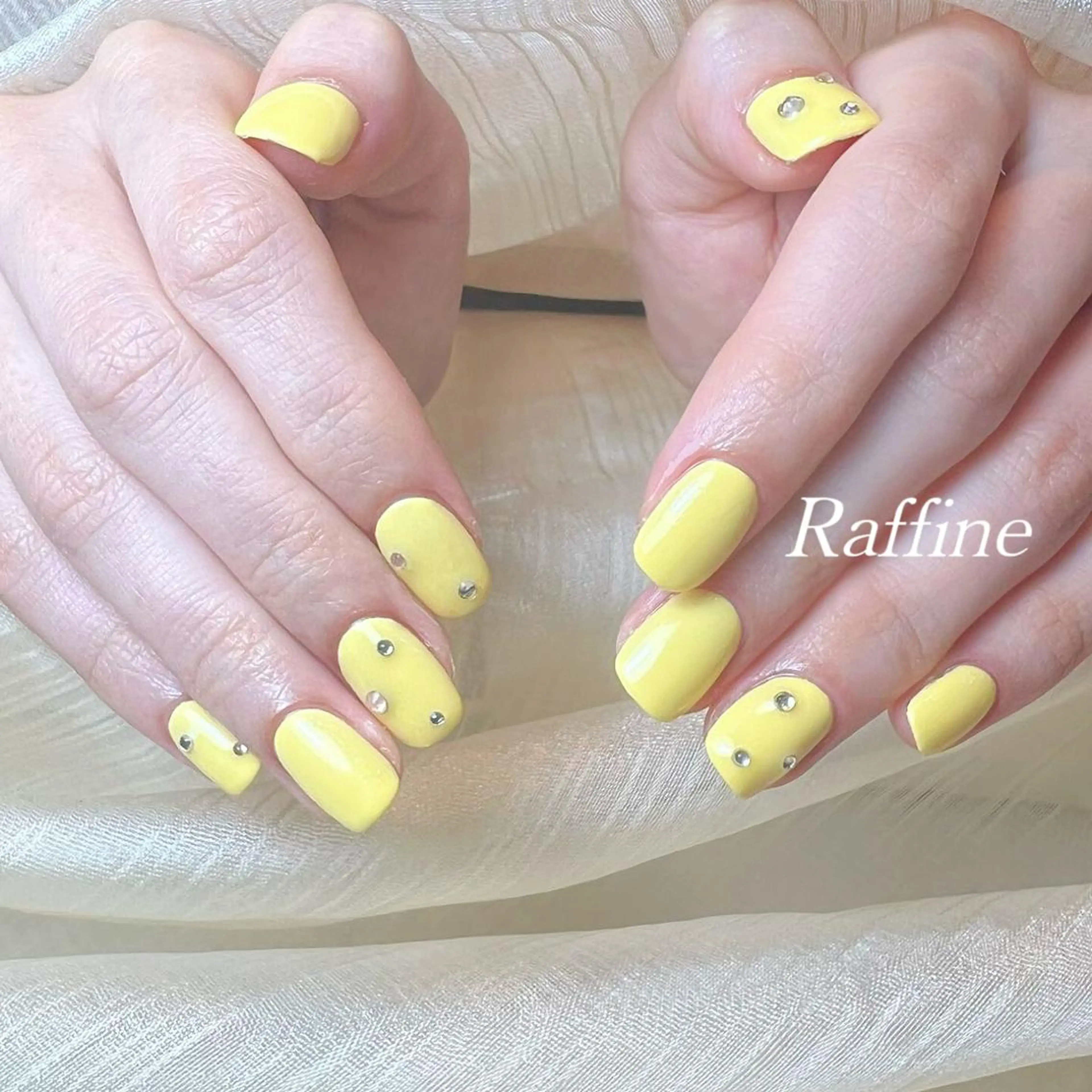 ネイル RAFFINE 月🦋🩵のネイルデザイン