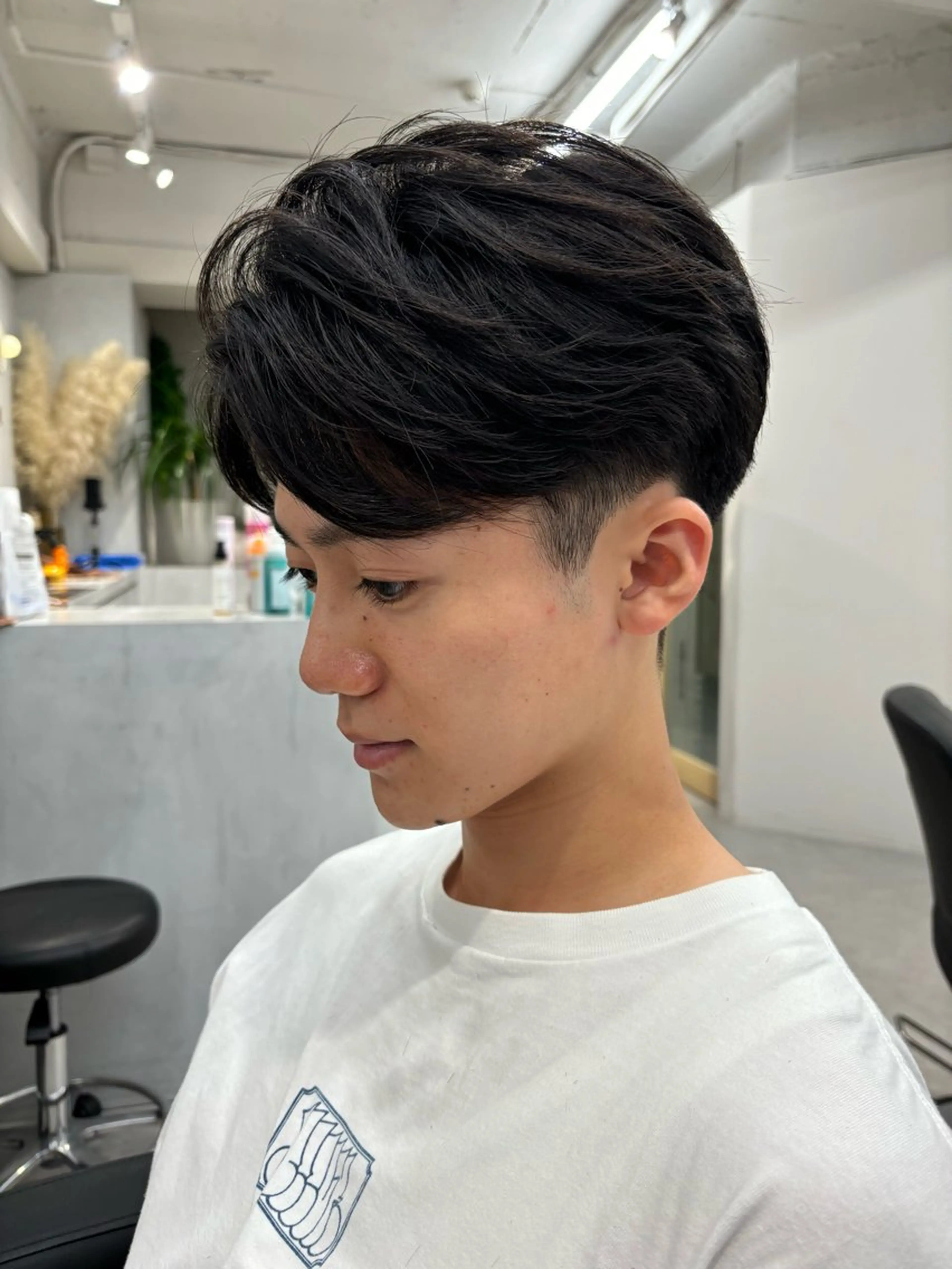 ショート メンズ センターパート メンズハイトーン メンズ韓国風 スパイキーショート 外国人風カラー カット ヘアカラー ハイトーン/ ボブ 中村麟のヘアスタイル