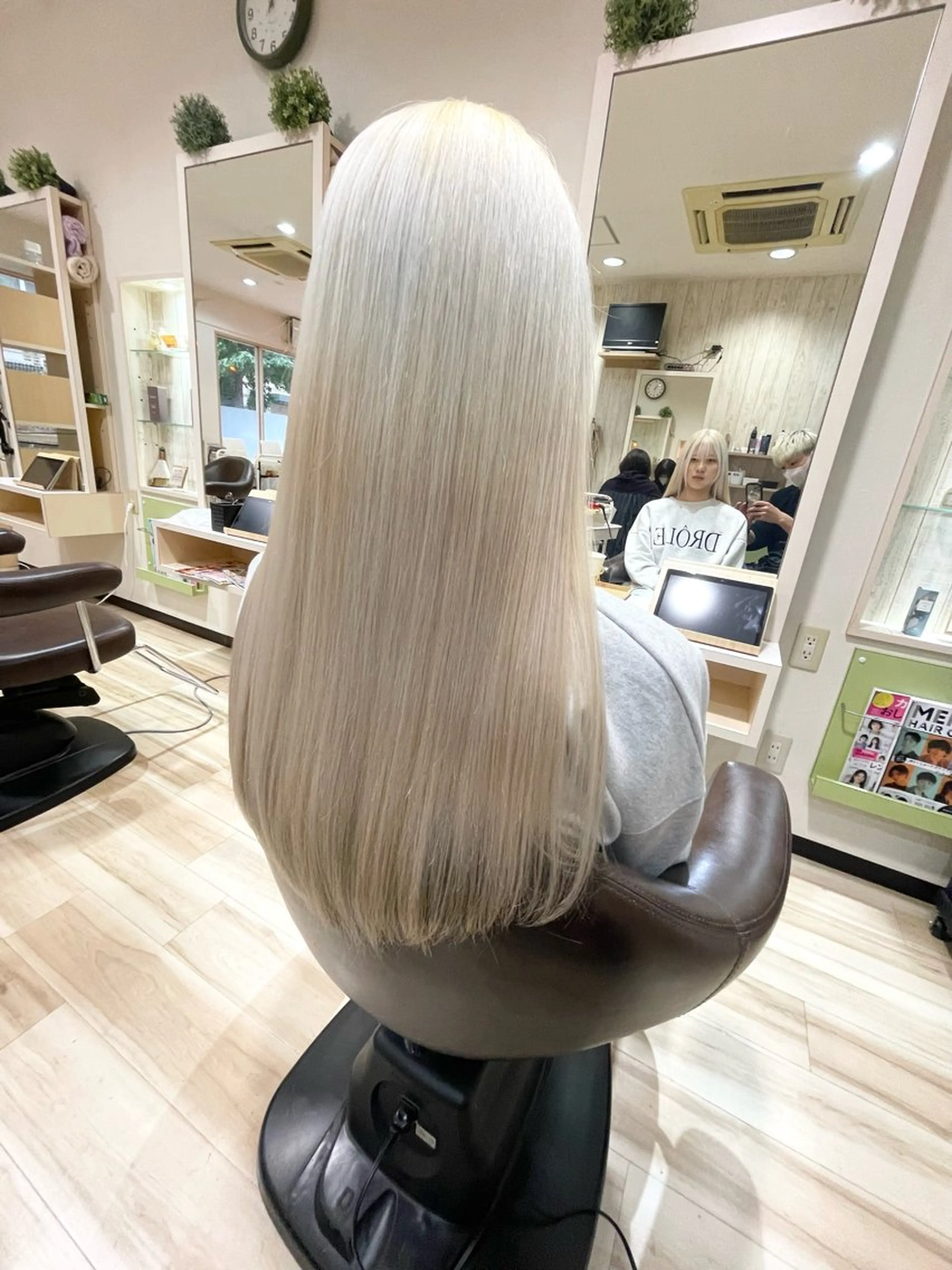 ロング カラー 🌈派手髪ハイトーン 🌈鈴木亮太🌈のヘアスタイル