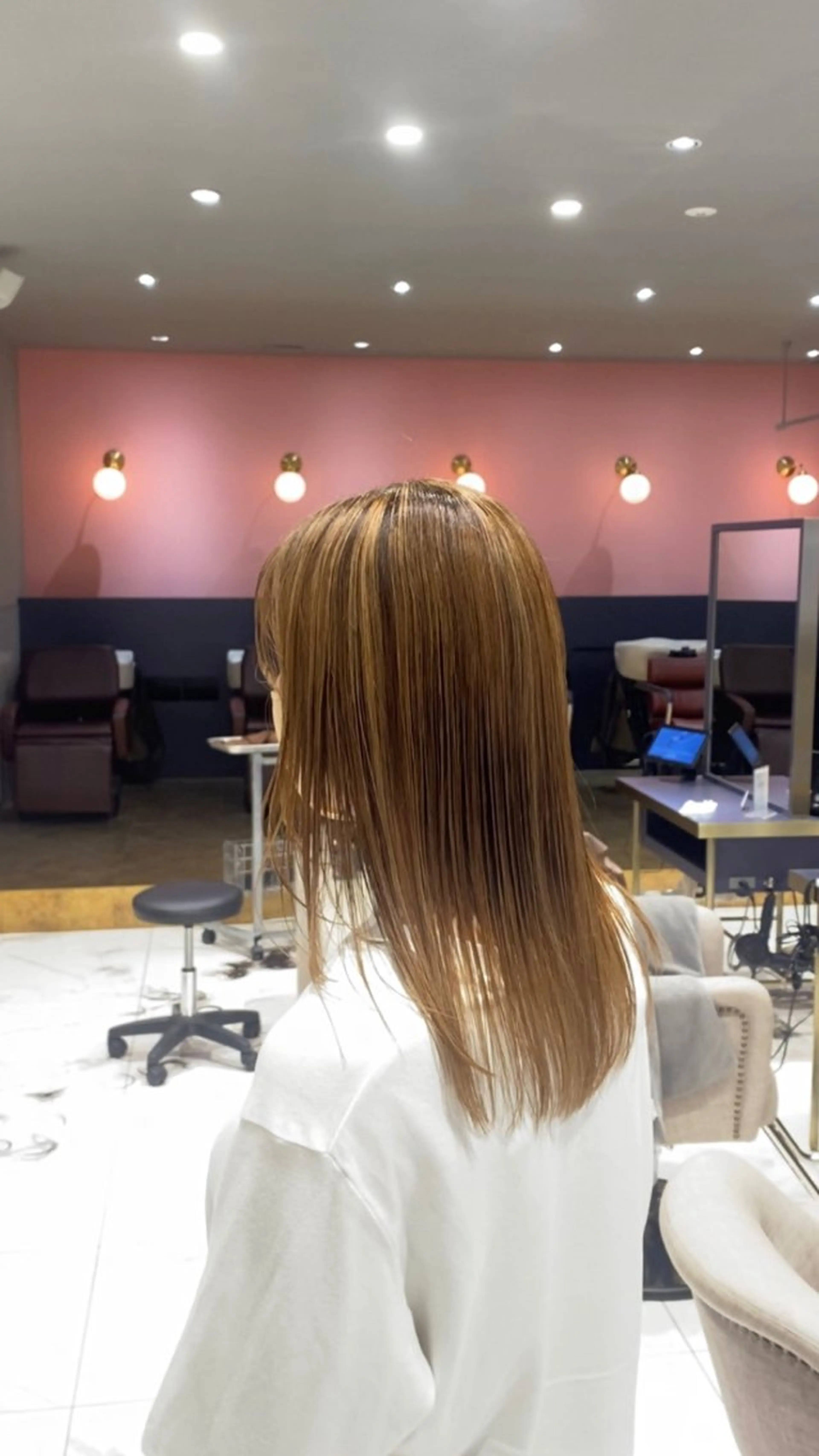 ミディアム カラー 磯田 冬弥のヘアスタイル