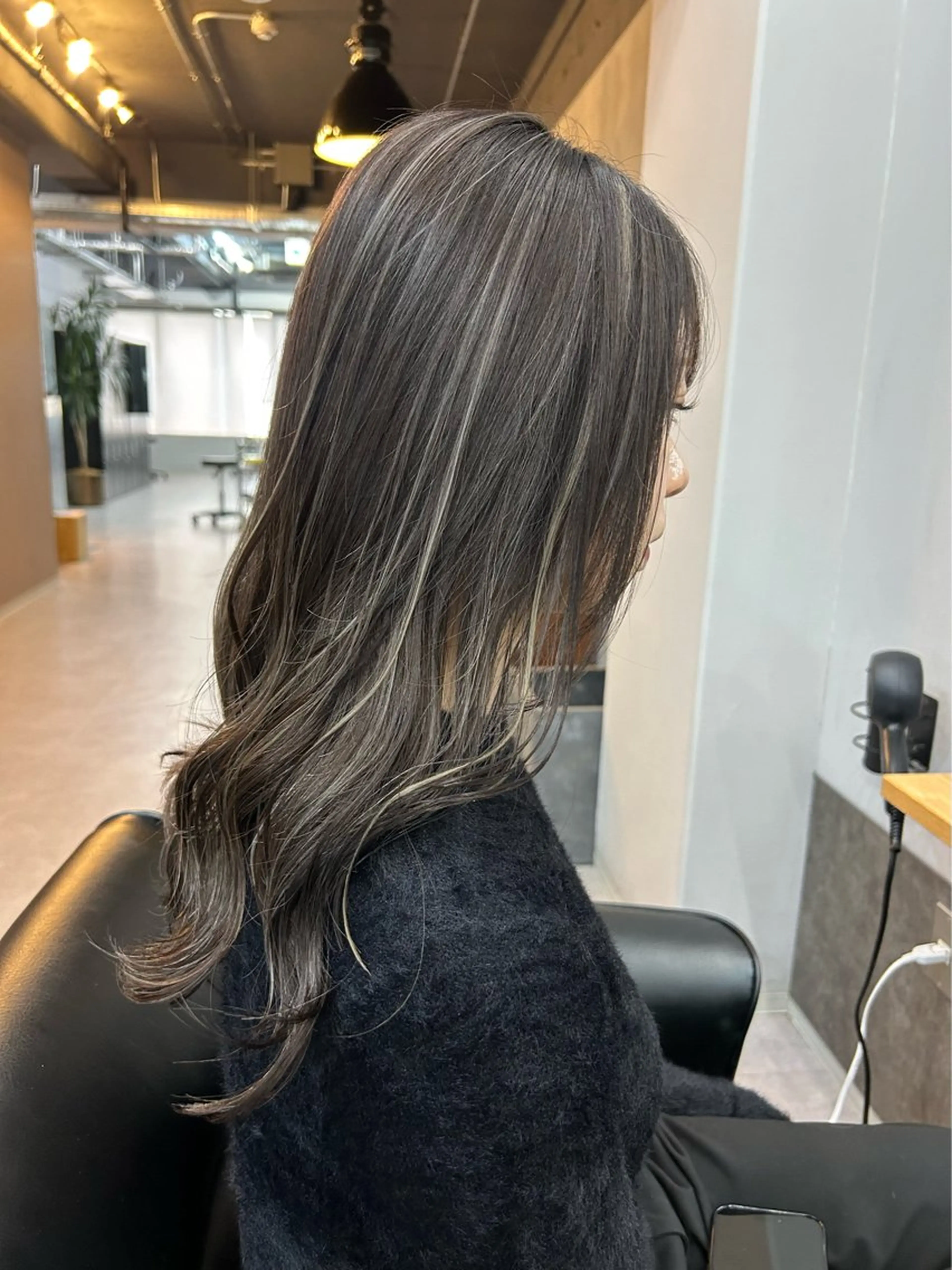 セミロング ミディアムレイヤー カット/ハイライトのヘアスタイル