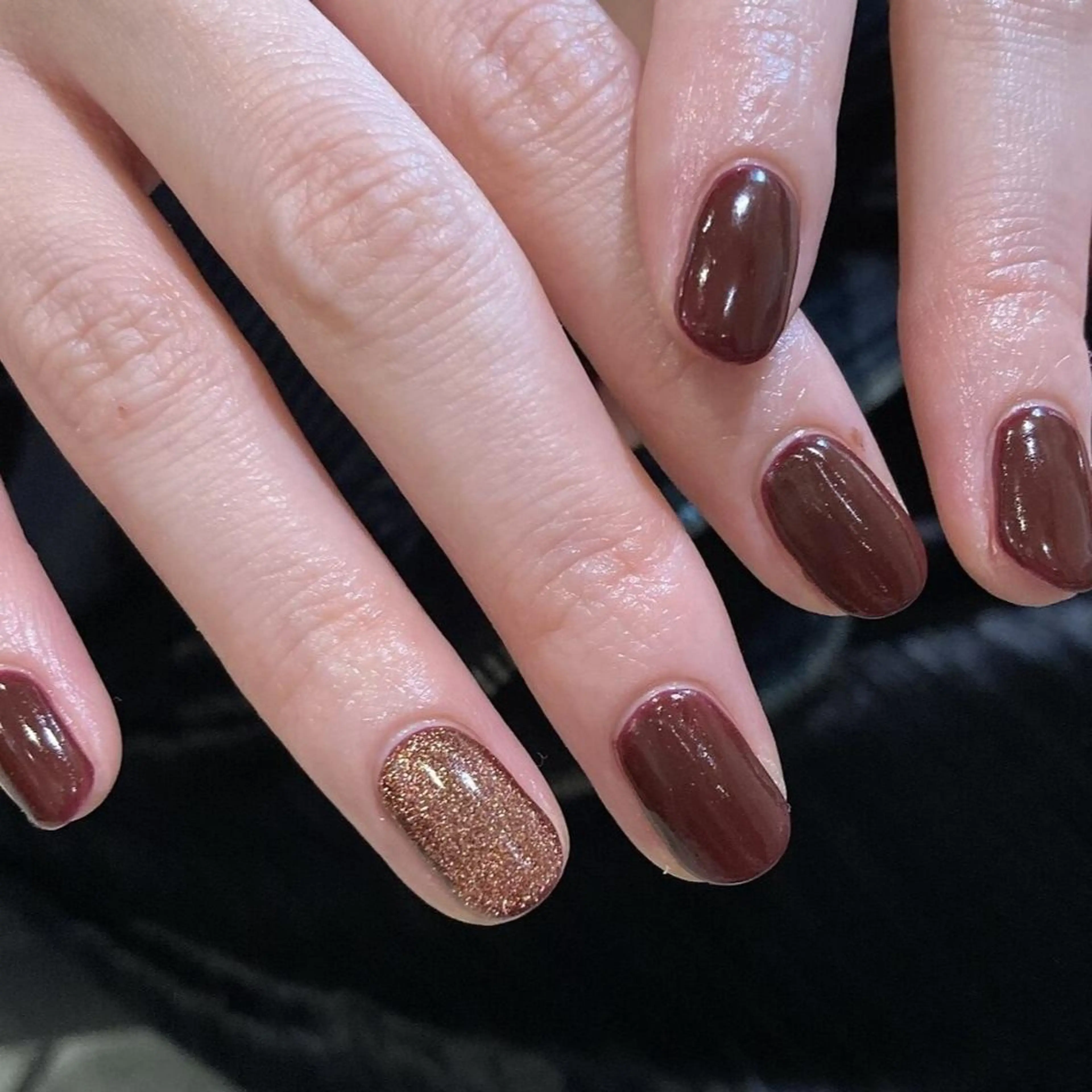 ネイル アートネイル ブラウン ジェルネイル ゴールド ニュアンスネイル ハンドネイル 【パラジェル認定】 newiネイル京橋のネイルデザイン