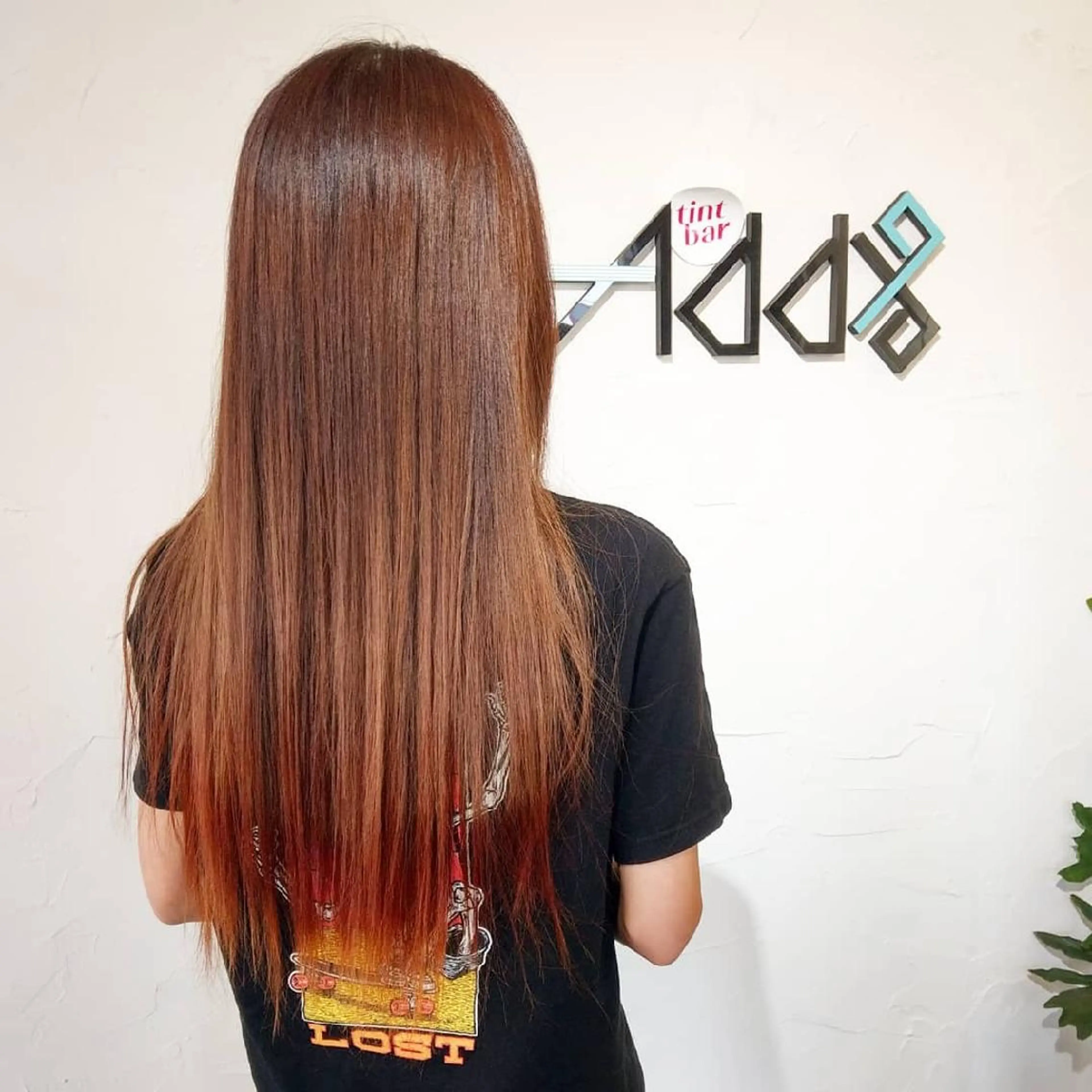 ロング カラー パーマ ヘアアレンジ バレイヤージュ ダブルカラー グラデーションカラー インナーカラー オレンジ ヘアカラー トリートメント Add9 柳田健登のヘアスタイル