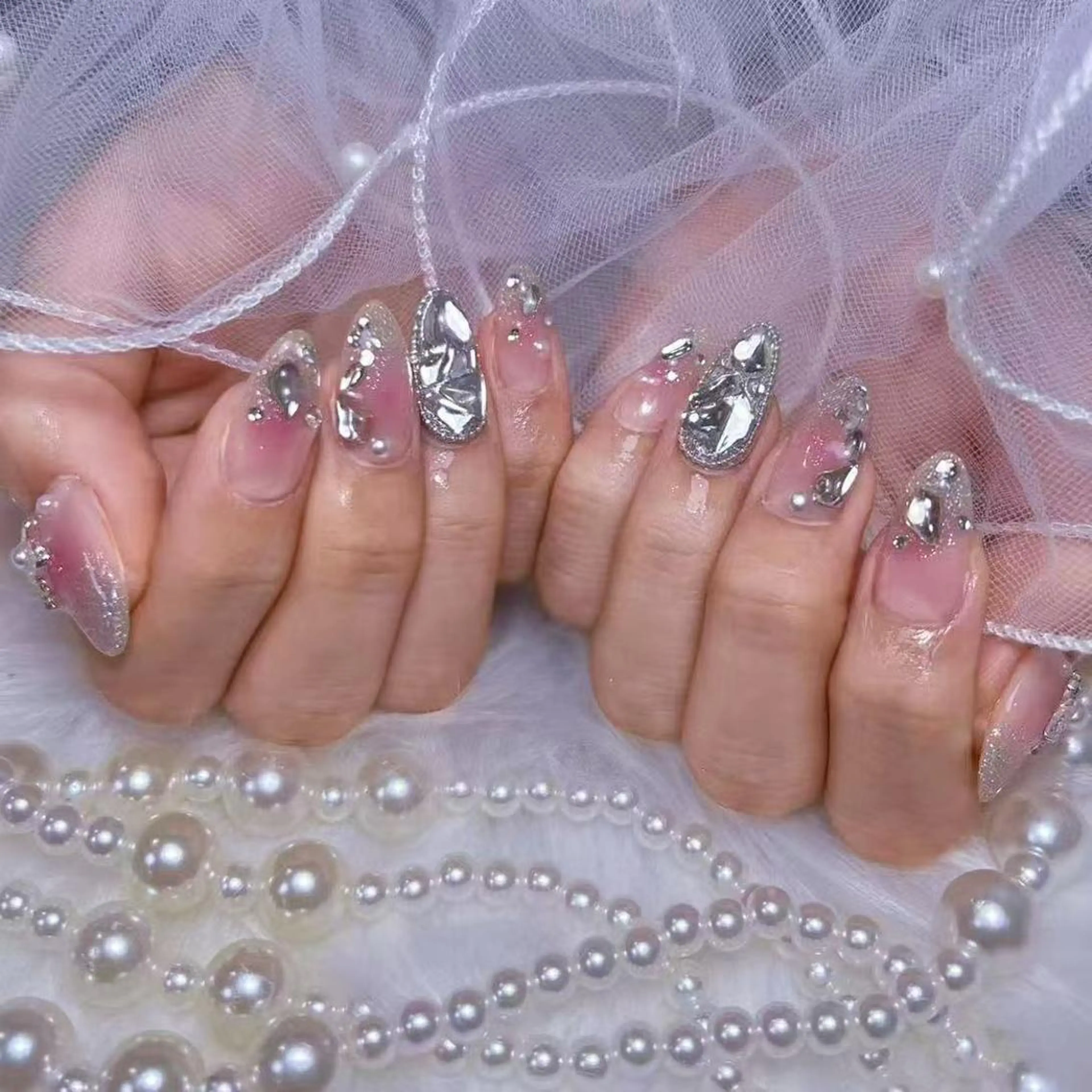 ネイル ハンドネイル ハンドケア Mio ⛱のネイルデザイン