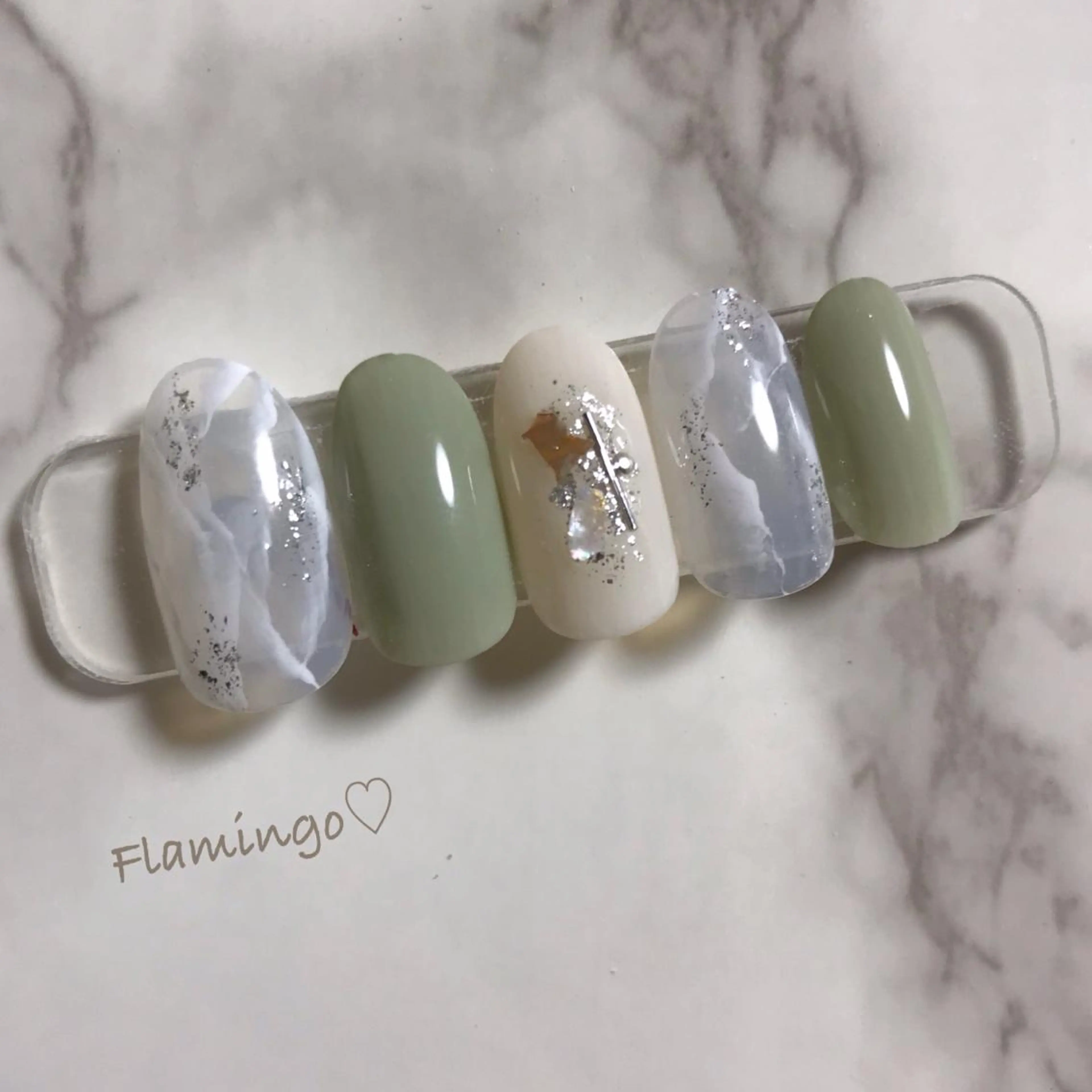 ネイル キラキラネイル ラメ(グリッター) 大理石ネイル(マーブル) ニュアンスネイル ピスタチオネイル ハンドネイル 40代からの爪肌を 労る♡きちんとネイルのネイルデザイン