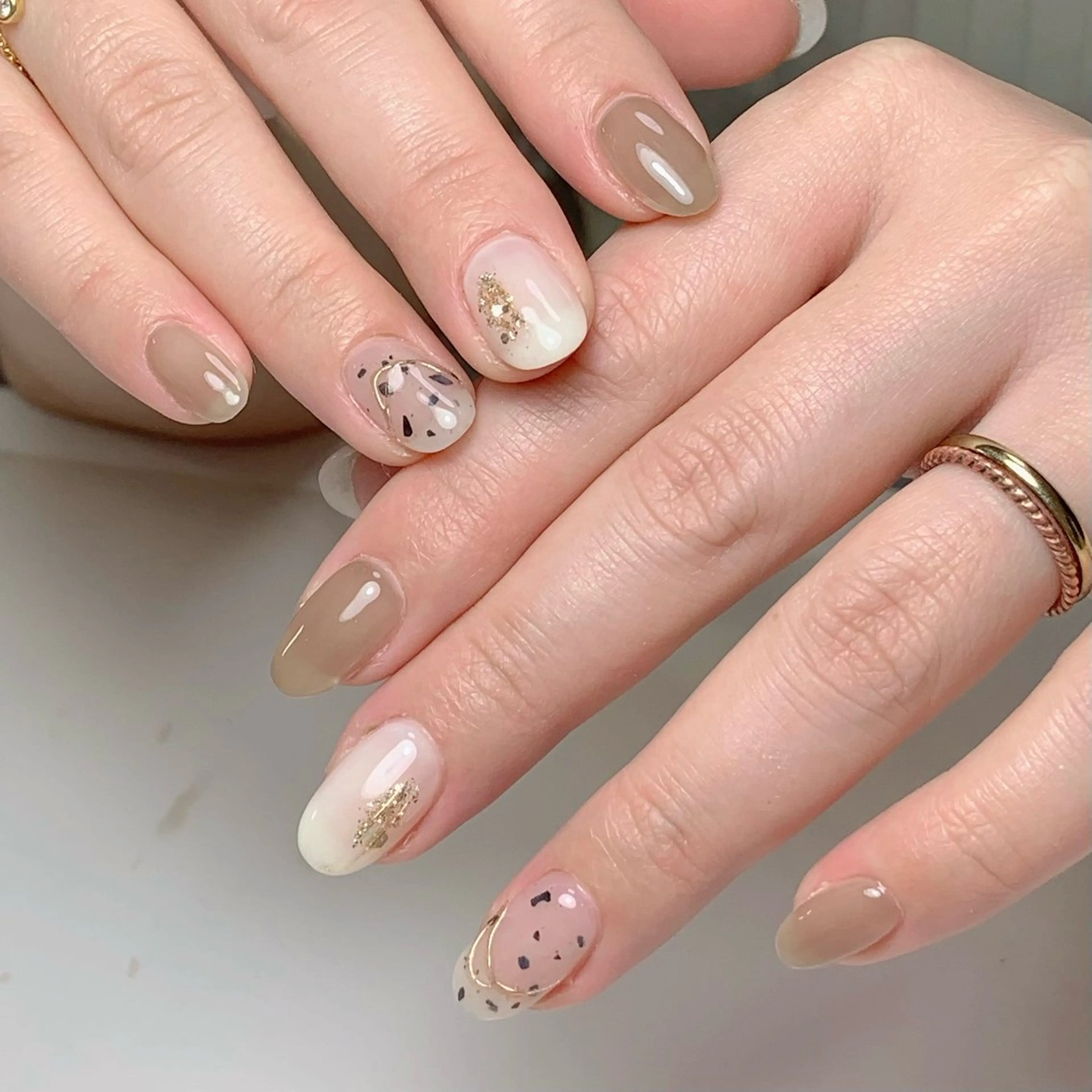 ネイル オーロラネイル チークネイル フレンチネイル ジェルネイル ガラスフレンチ ハンドネイル ハンドケア Nail Jolie所属・Nail Jolieのネイルデザイン
