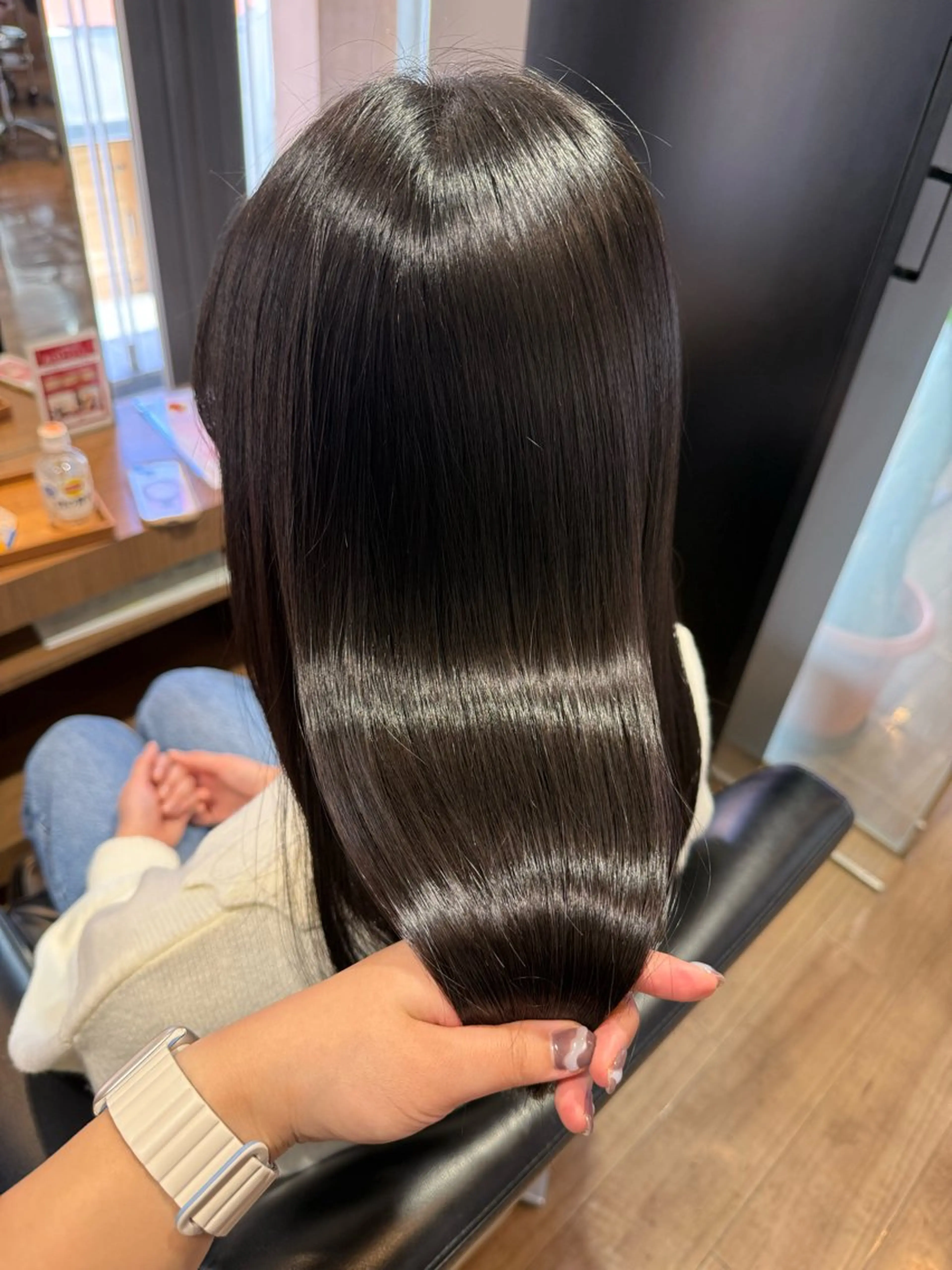 セミロング 縮毛矯正 トリートメント 丸山 亜加理のヘアスタイル