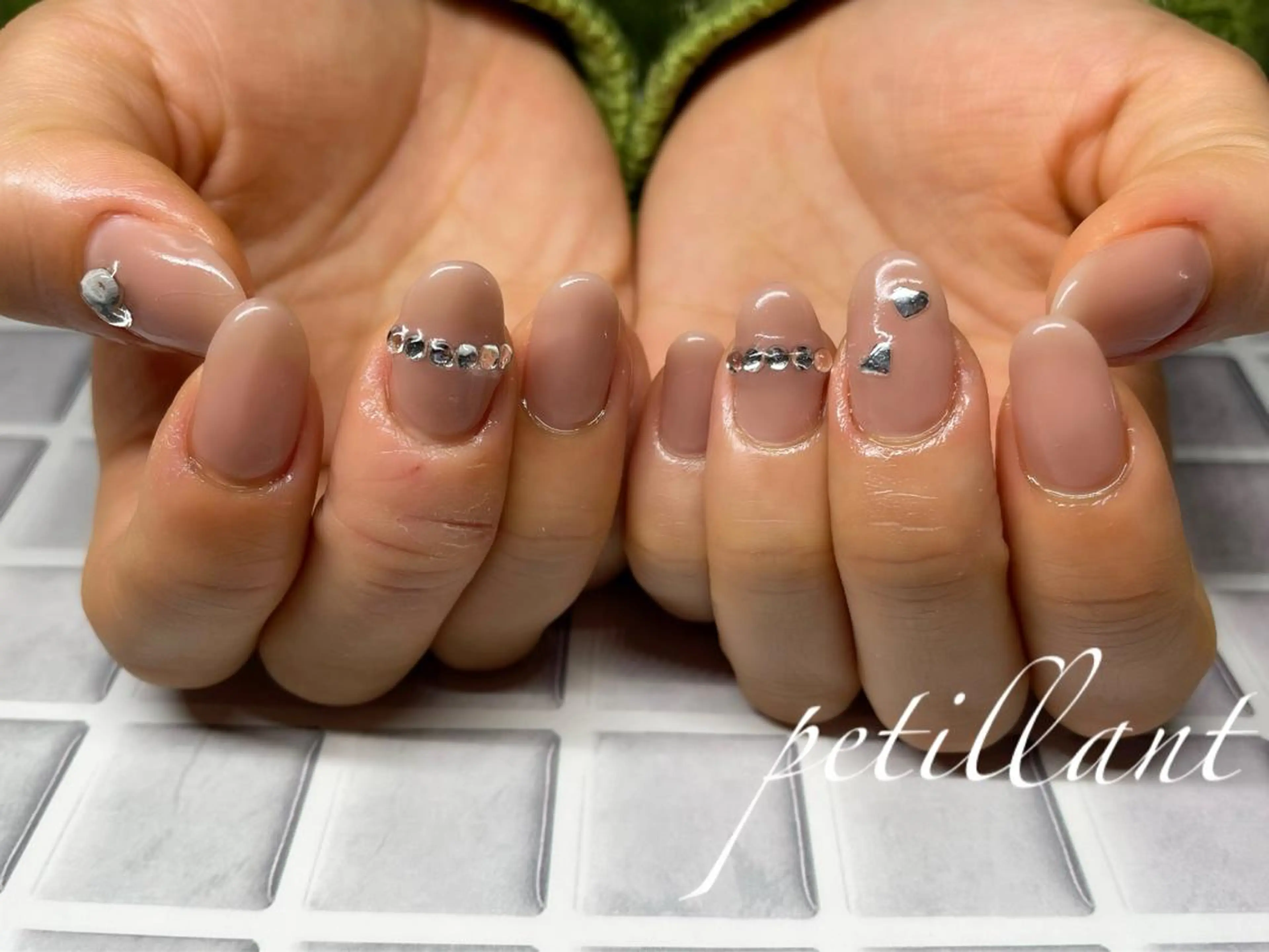 ネイル ハート キラキラネイル バレンタイン ハンドネイル ハンドケア petillant所属・nail salon petillantのネイルデザイン