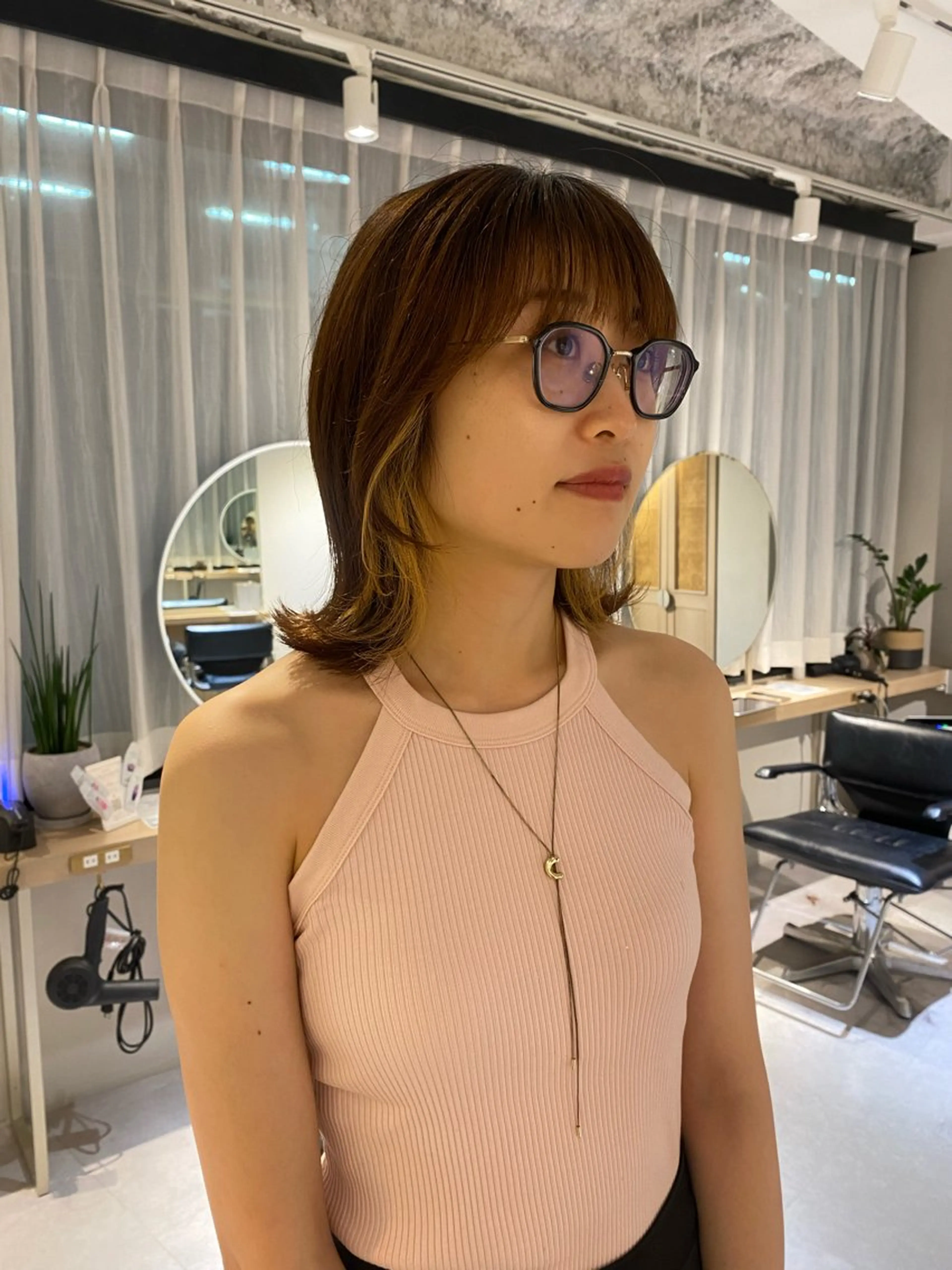 ミディアム レイヤーカット SHEA +所属・SHEA 遥海 アイブロウ/眉パーマの眉毛・アイブロウイメージ