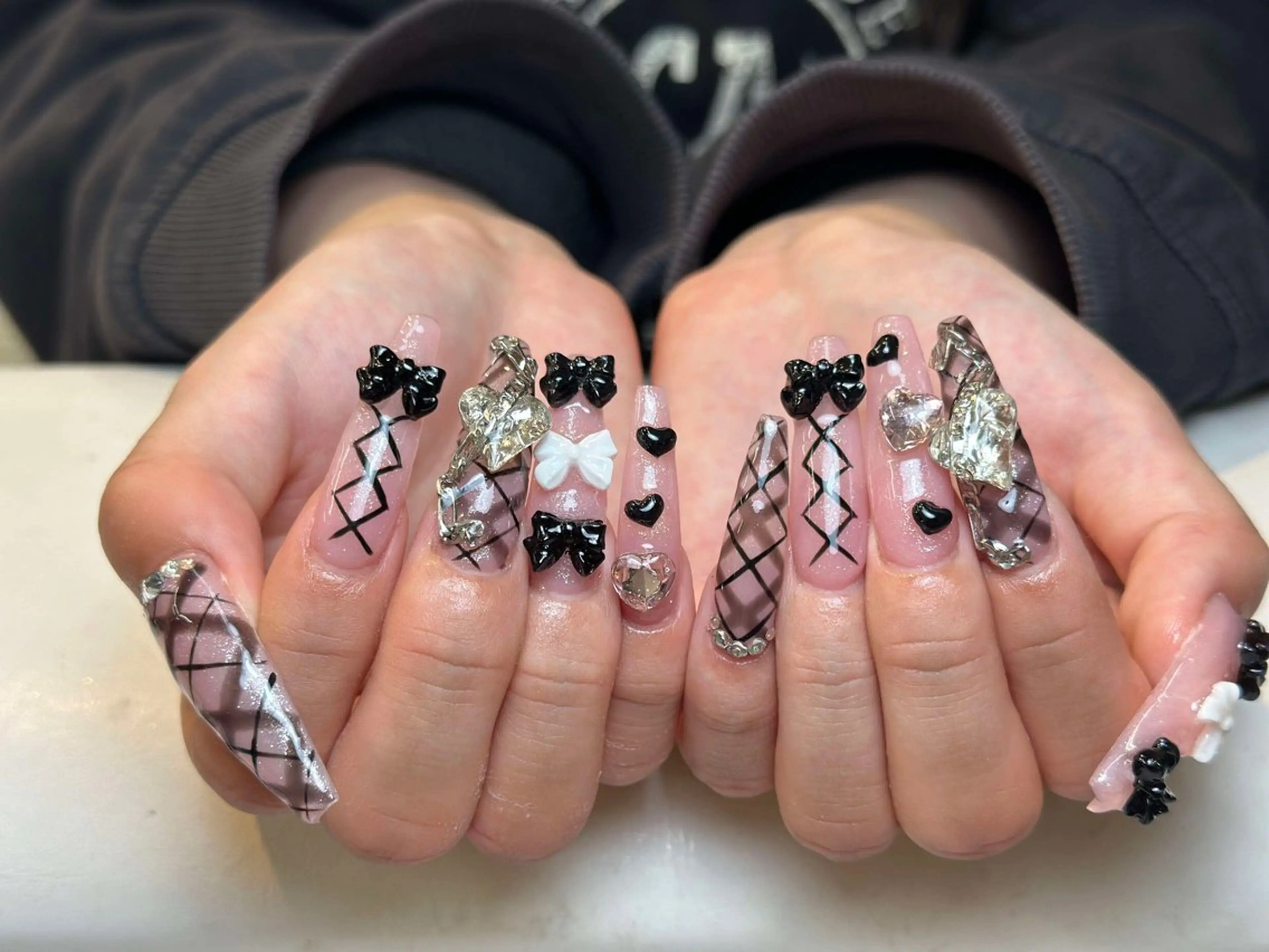 ネイル グラデーション キラキラネイル ワンカラーネイル 冬ネイル Jenn Nail Salonのネイルデザイン