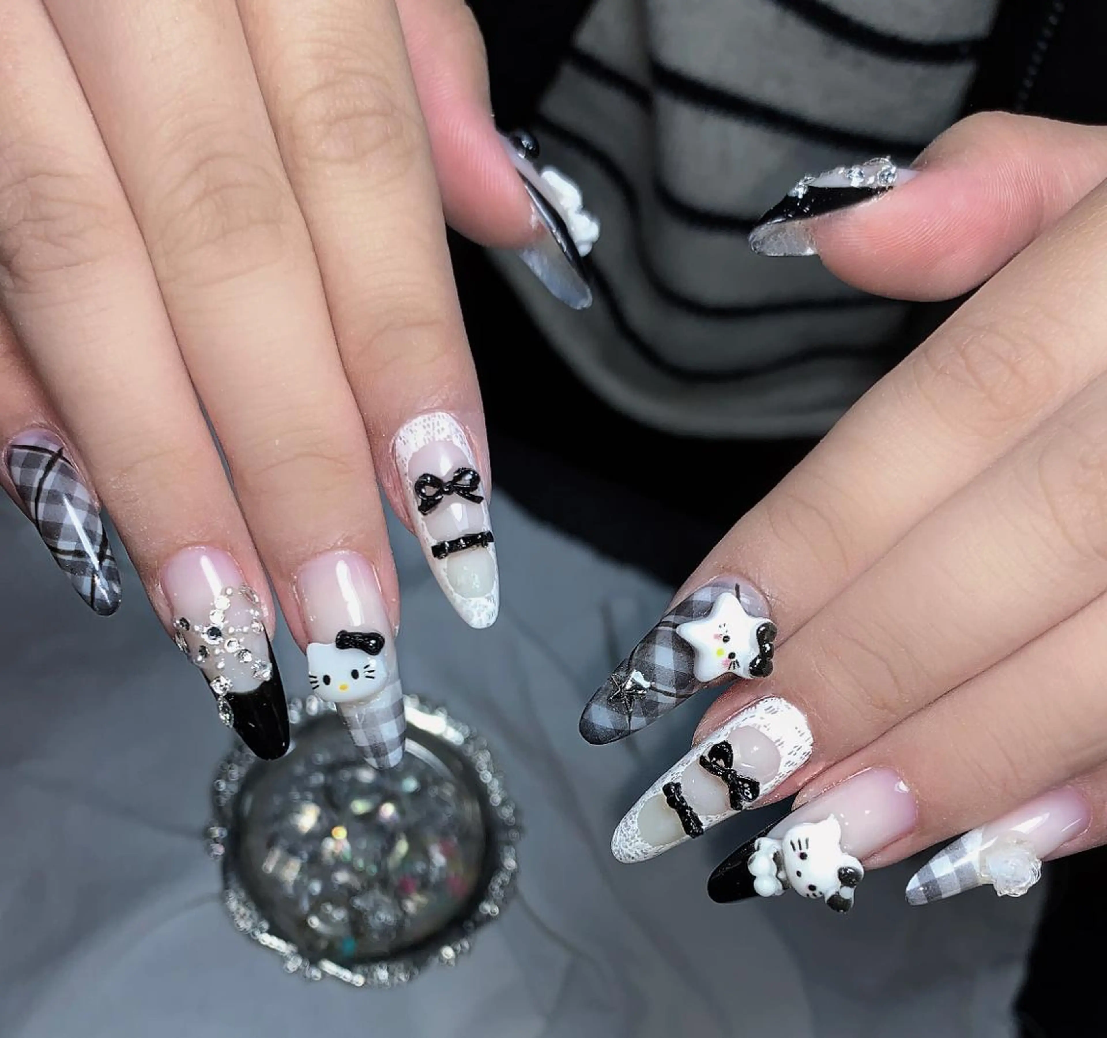 ネイル ハンドネイル 🎀 NaNa_nailのネイルデザイン