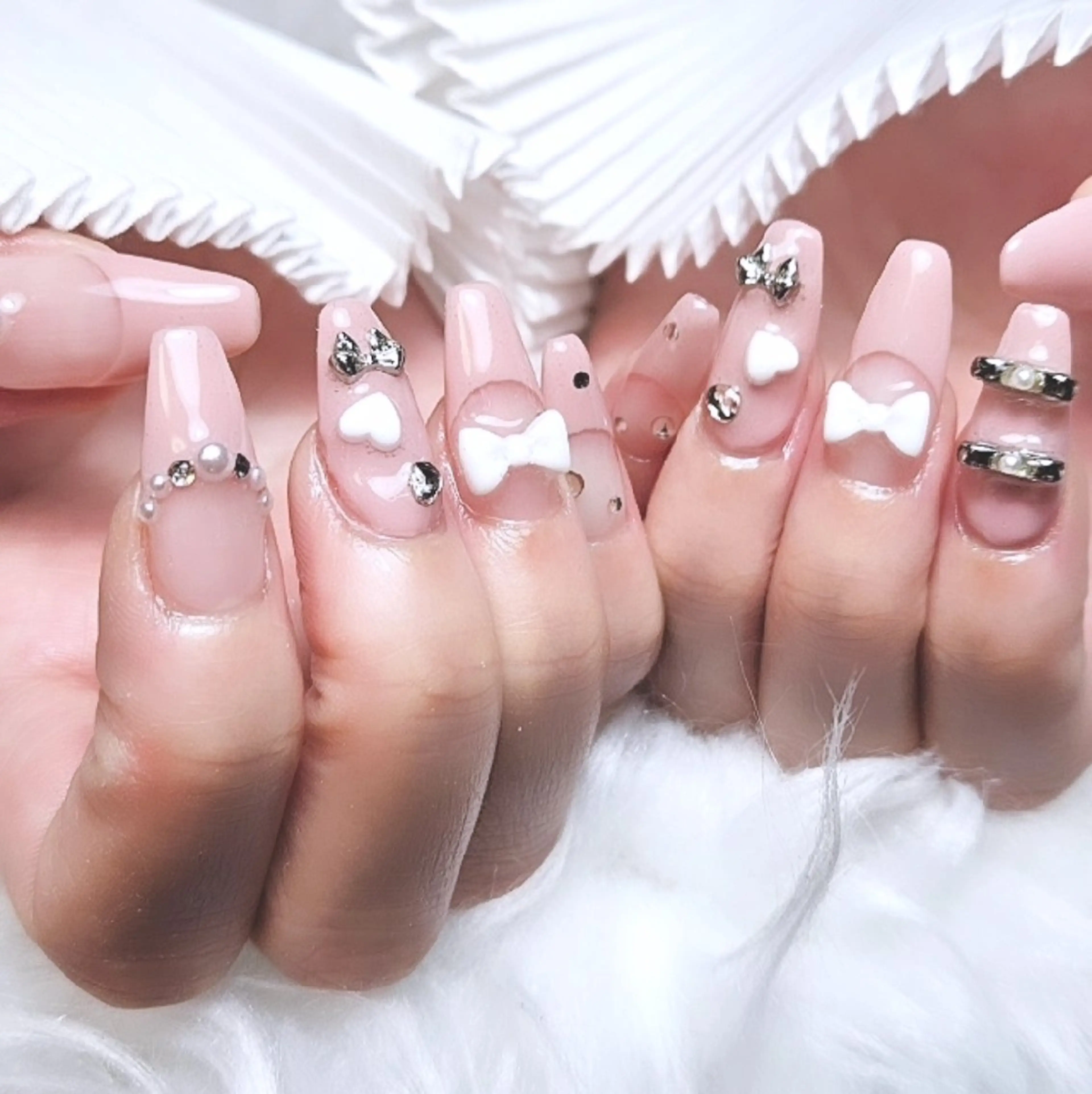 ネイル 🌈Yun nail hyejin💋のネイルデザイン