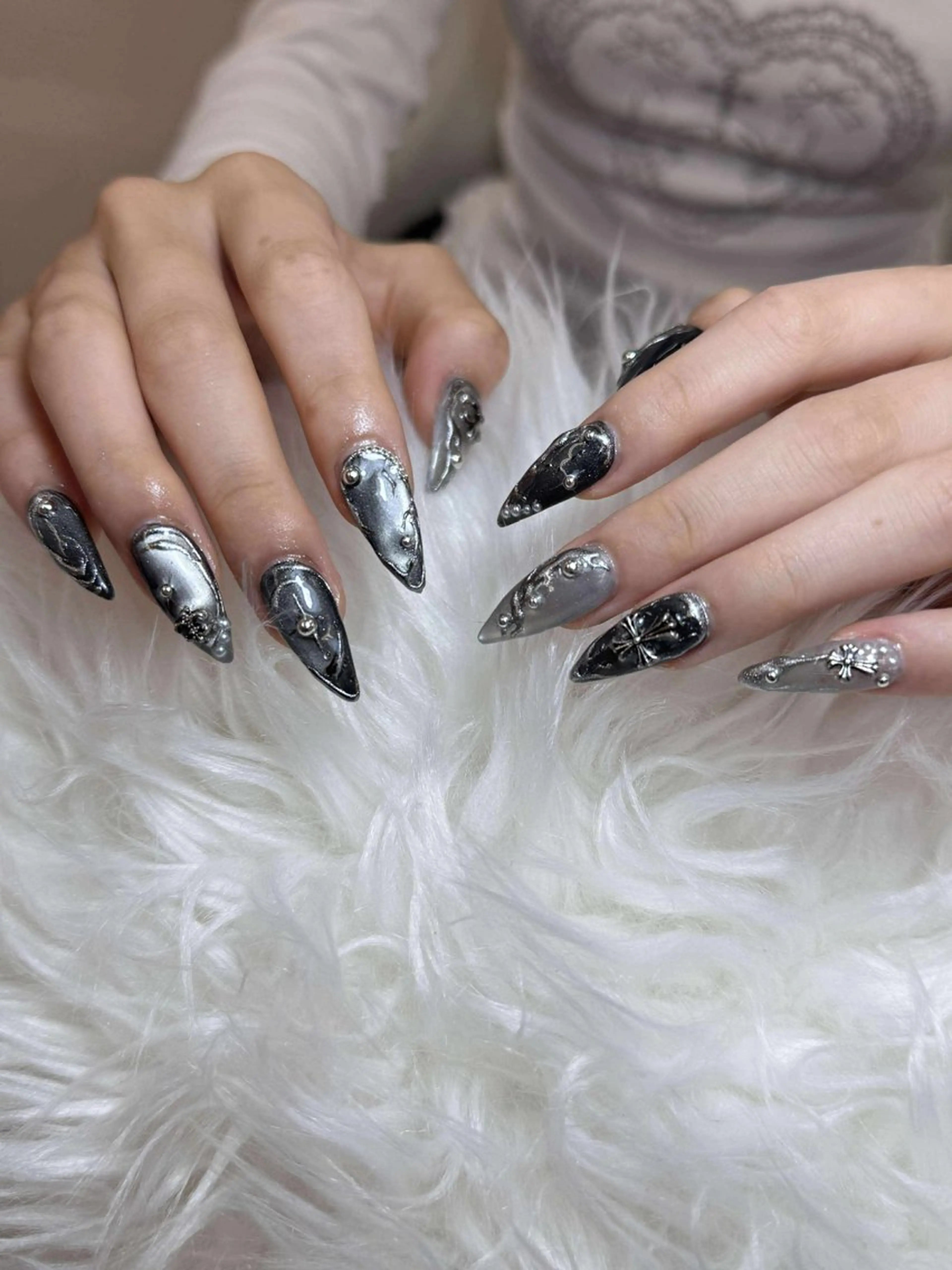 ネイル アートネイル オーロラネイル チークネイル 長さ出し フットネイル ハンドネイル ハンドケア Anh Nail 歌舞伎町のネイルデザイン