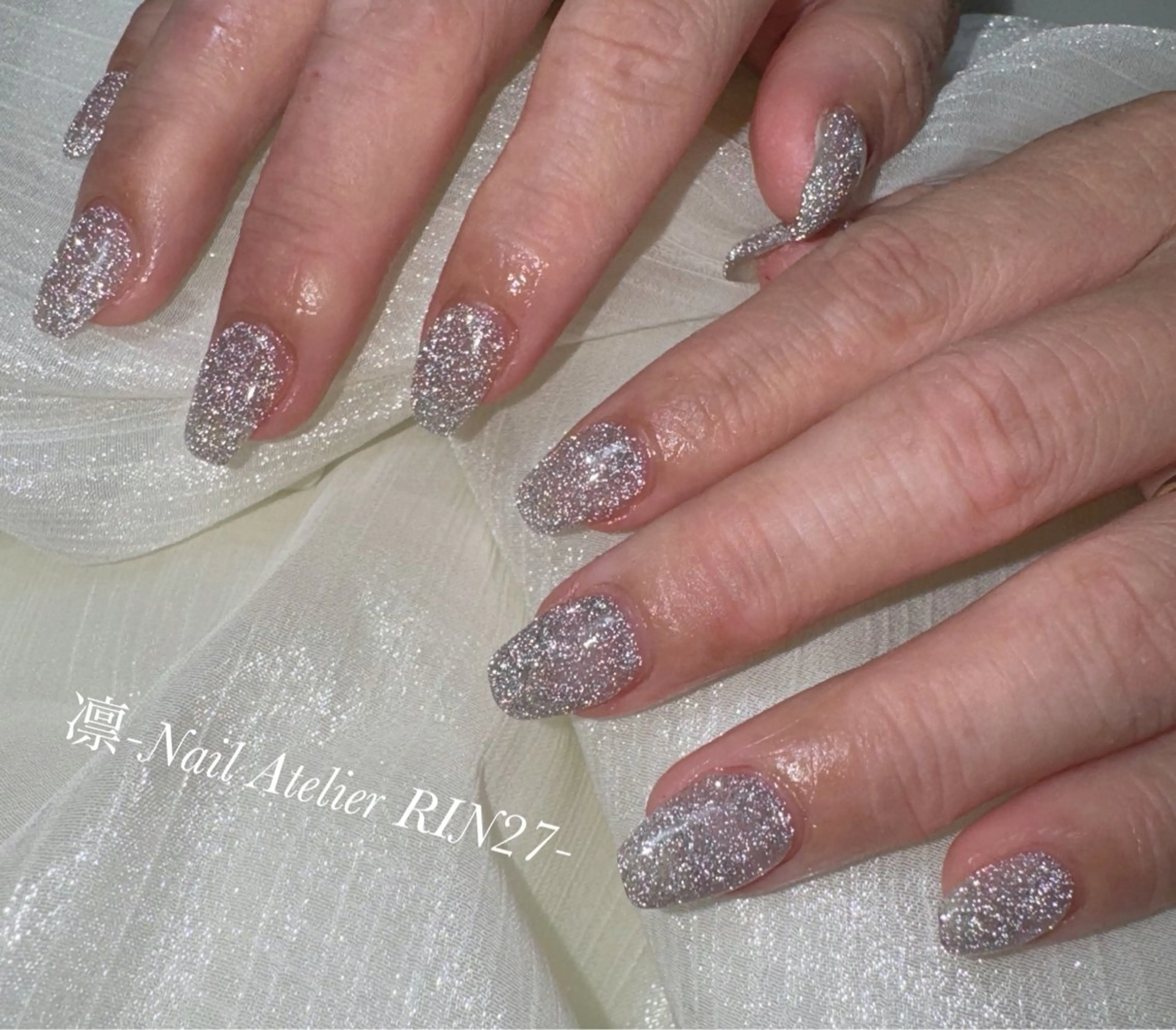 ネイル フラッシュネイル ラメ(グリッター) ワンカラーネイル ピンク シルバー ハンドネイル ハンドケア 立川 紋歌のネイルデザイン