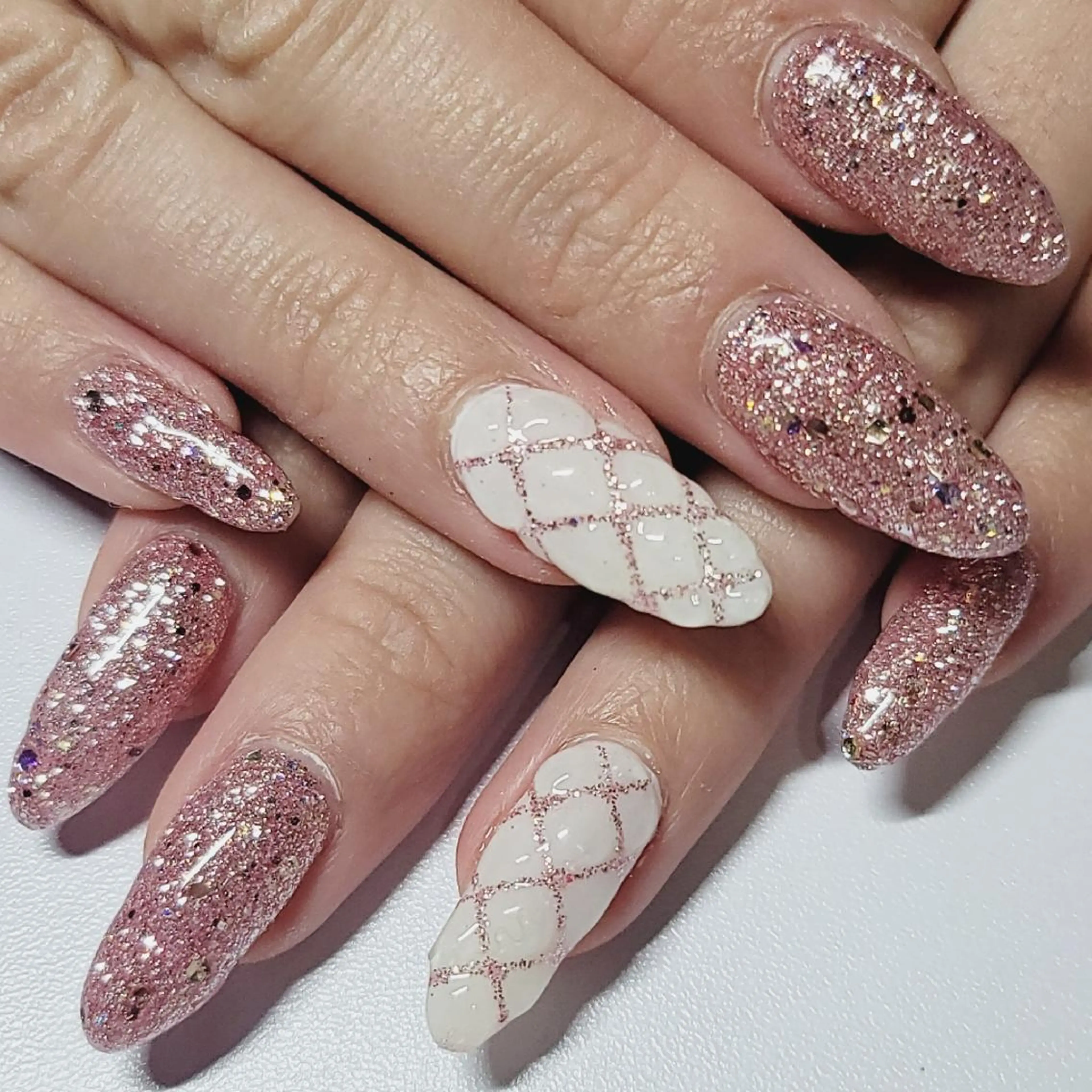 ネイル アートネイル キラキラネイル ラメ(グリッター) ワンカラーネイル ピンク ハンドネイル よしだ ひろきのネイルデザイン