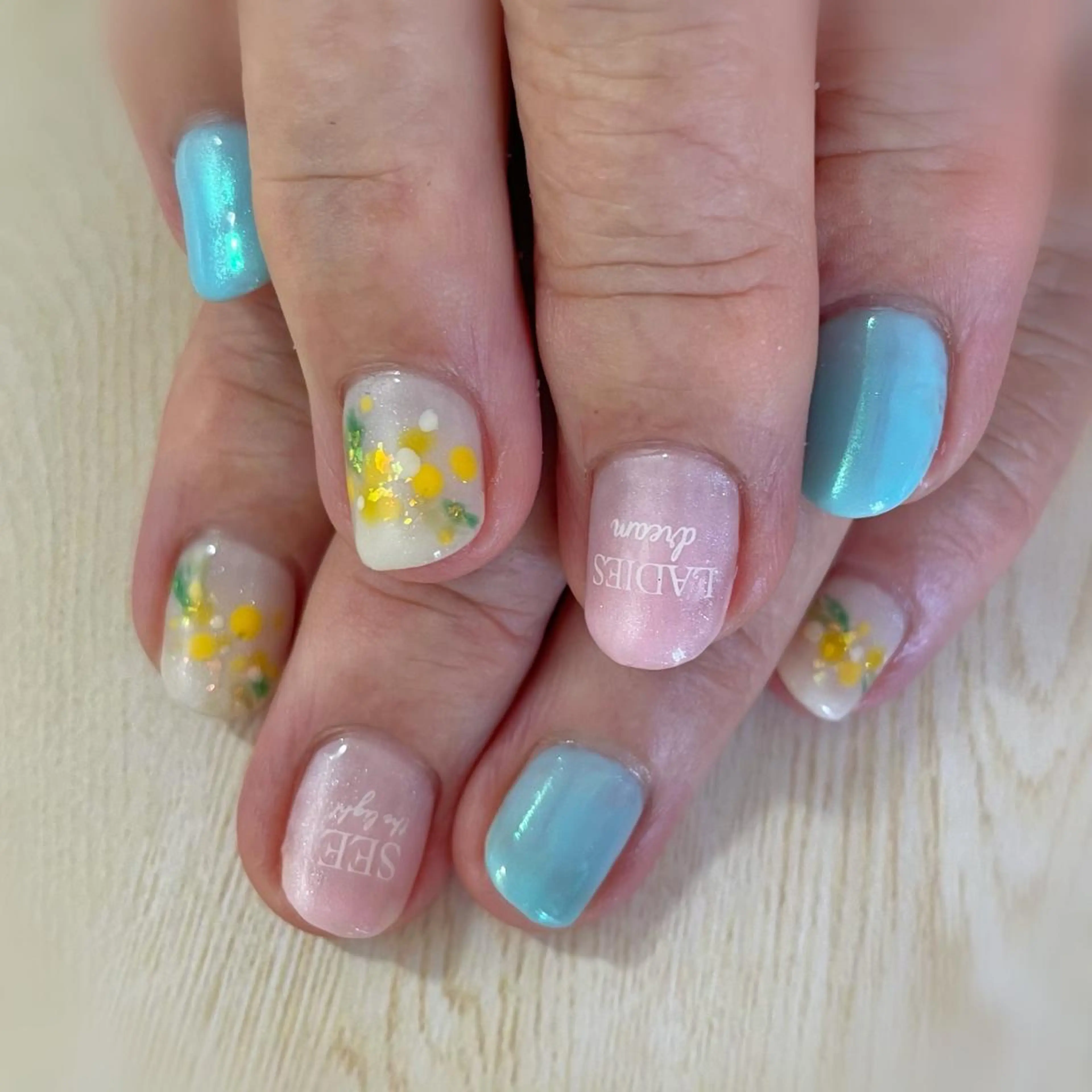 ネイル A-nail エーネイル所属・M. ERIのネイルデザイン