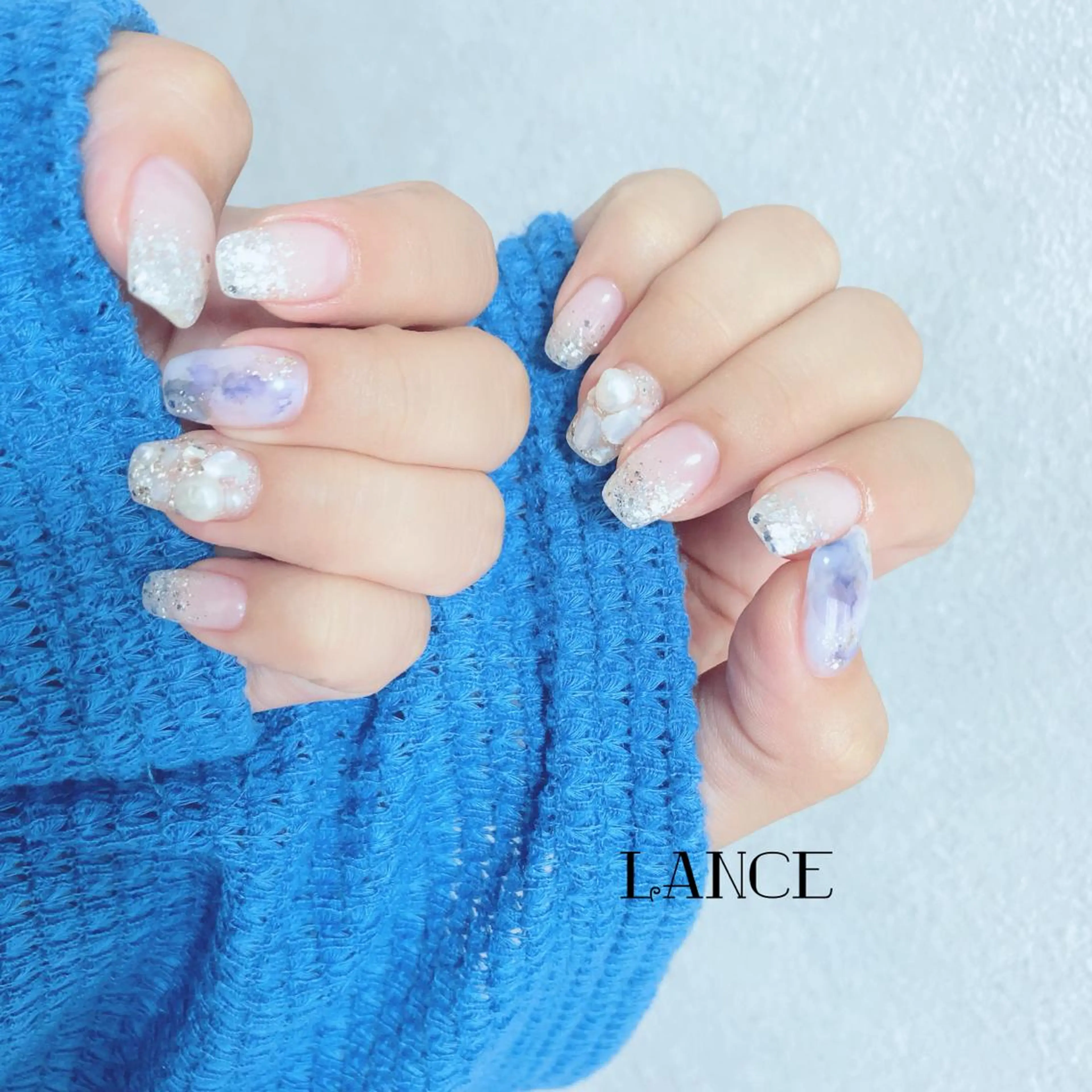 ミディアム ネイル オーロラネイル フレンチネイル グラデーション キラキラネイル シンプルネイル ハンドネイル Lance nailのネイルデザイン