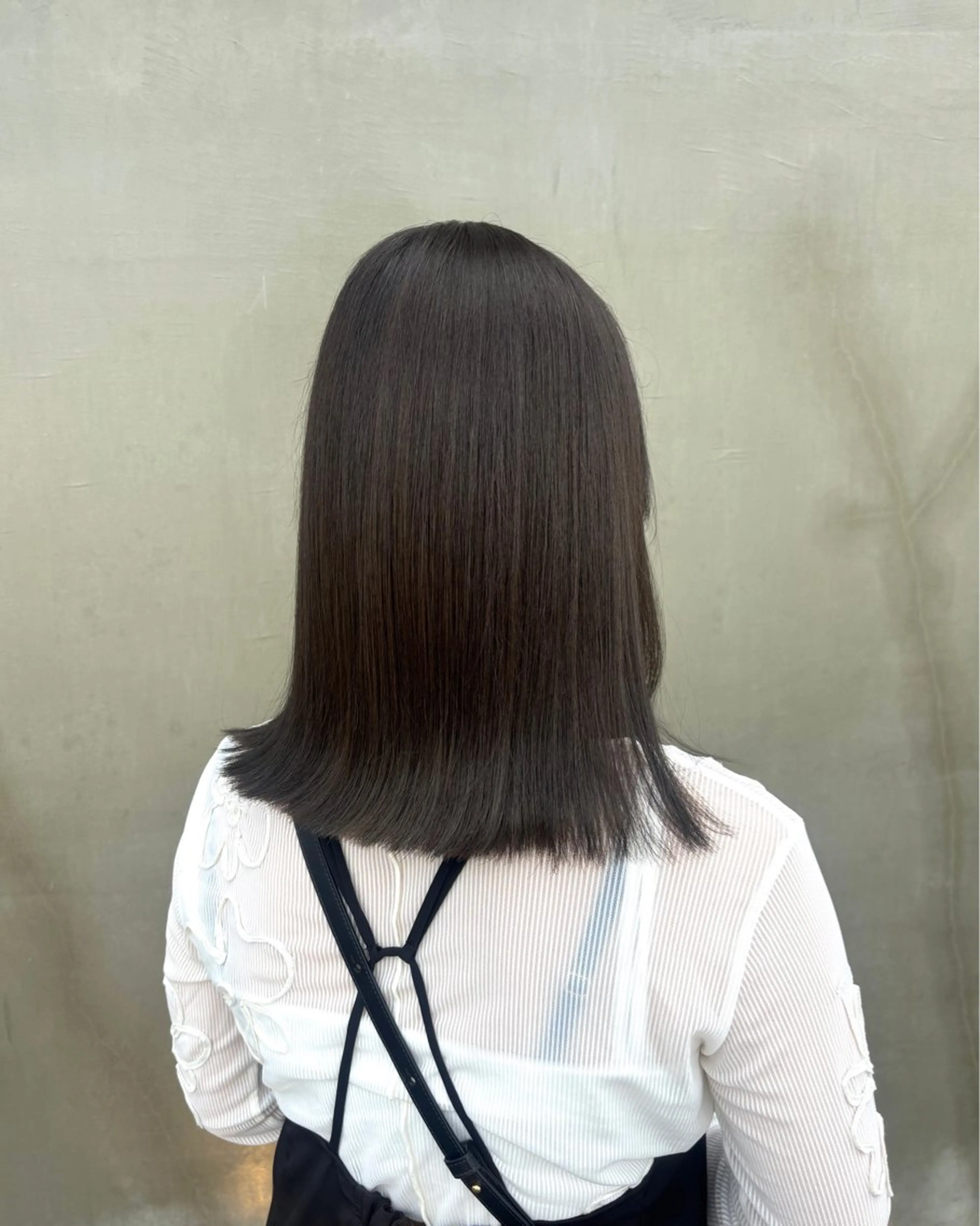 ミディアム カラー ブラウンカラー オリーブブラウン カット ヘアカラー 小木曽 里華のヘアスタイル