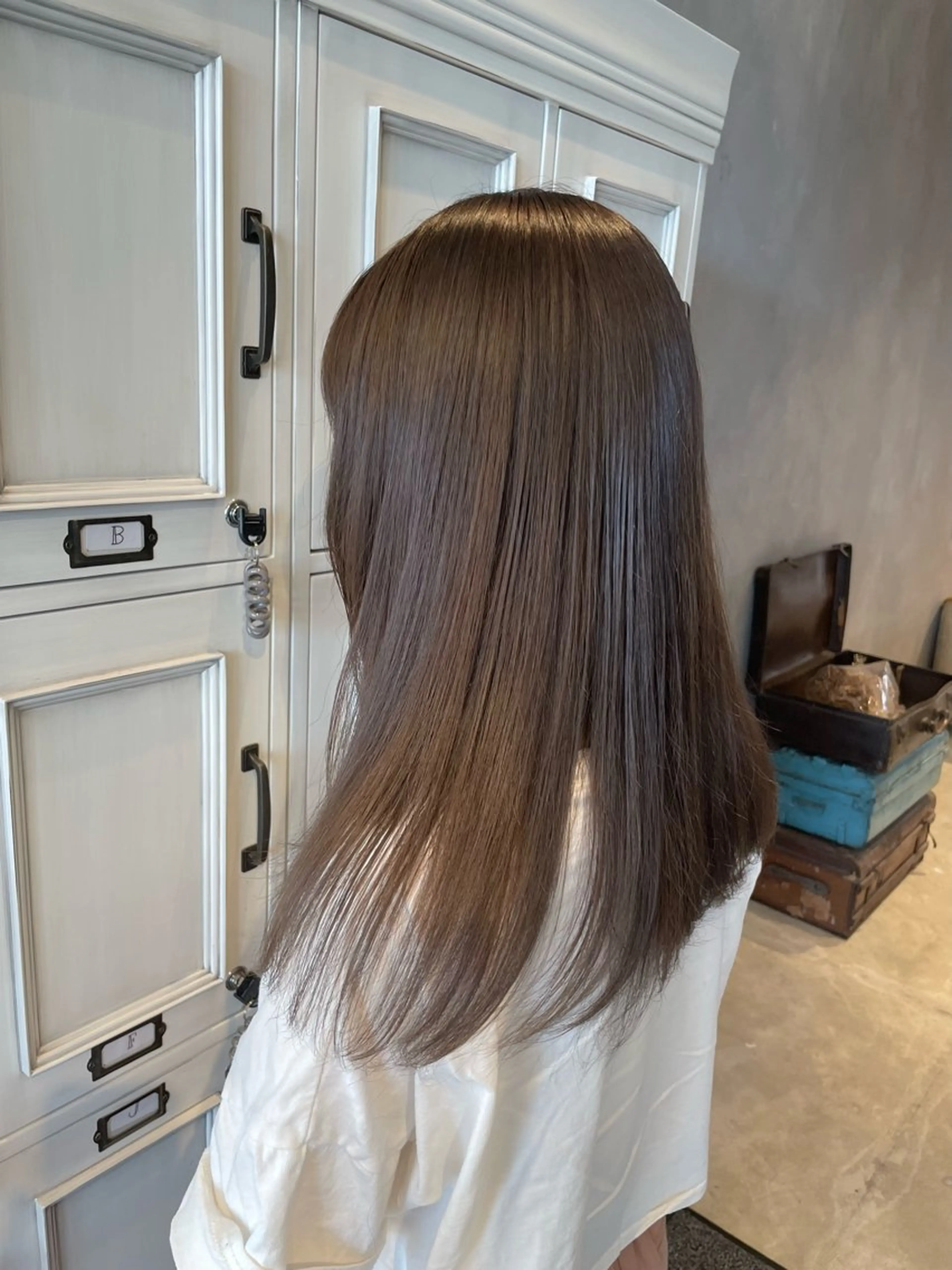 セミロング ヘアカラー トリートメント 長谷川 沙紀のヘアスタイル