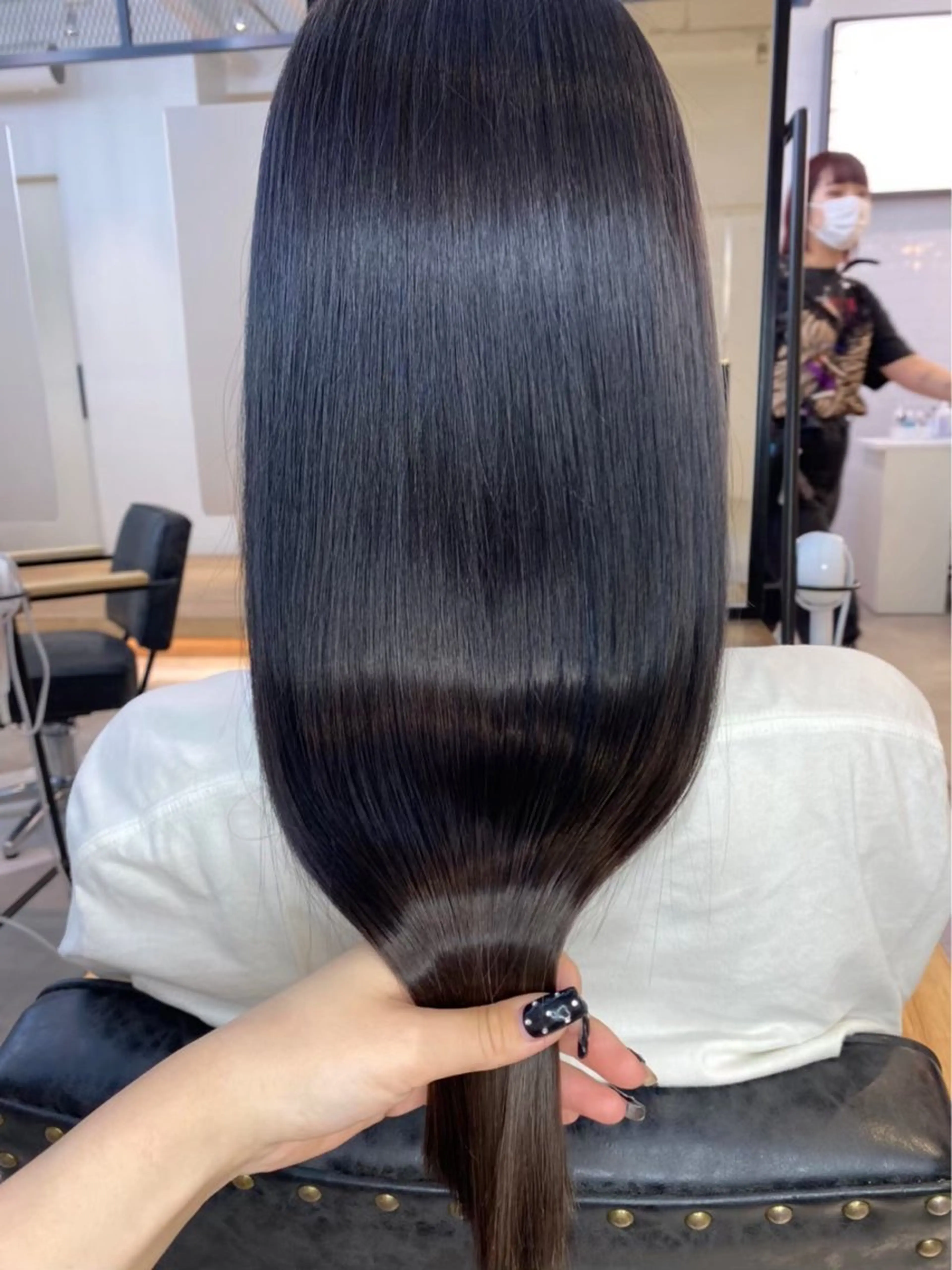 ロング 韓国風カラー 髪質改善 韓国風ヘア emu所属・けいこ🍊ニュアンス ネイル/個性派ネイルのネイルデザイン