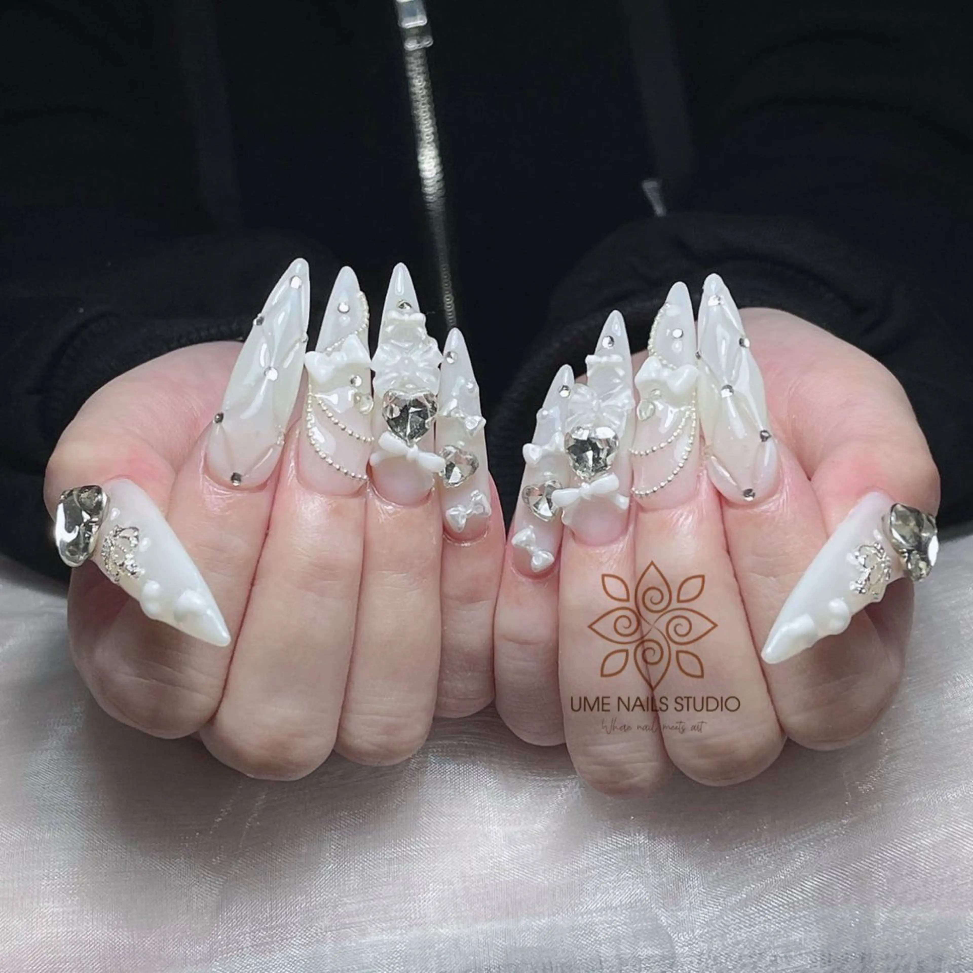 ネイル チークネイル クリアネイル ガーリー キラキラネイル 韓国ネイル Ume Nail Studioのネイルデザイン