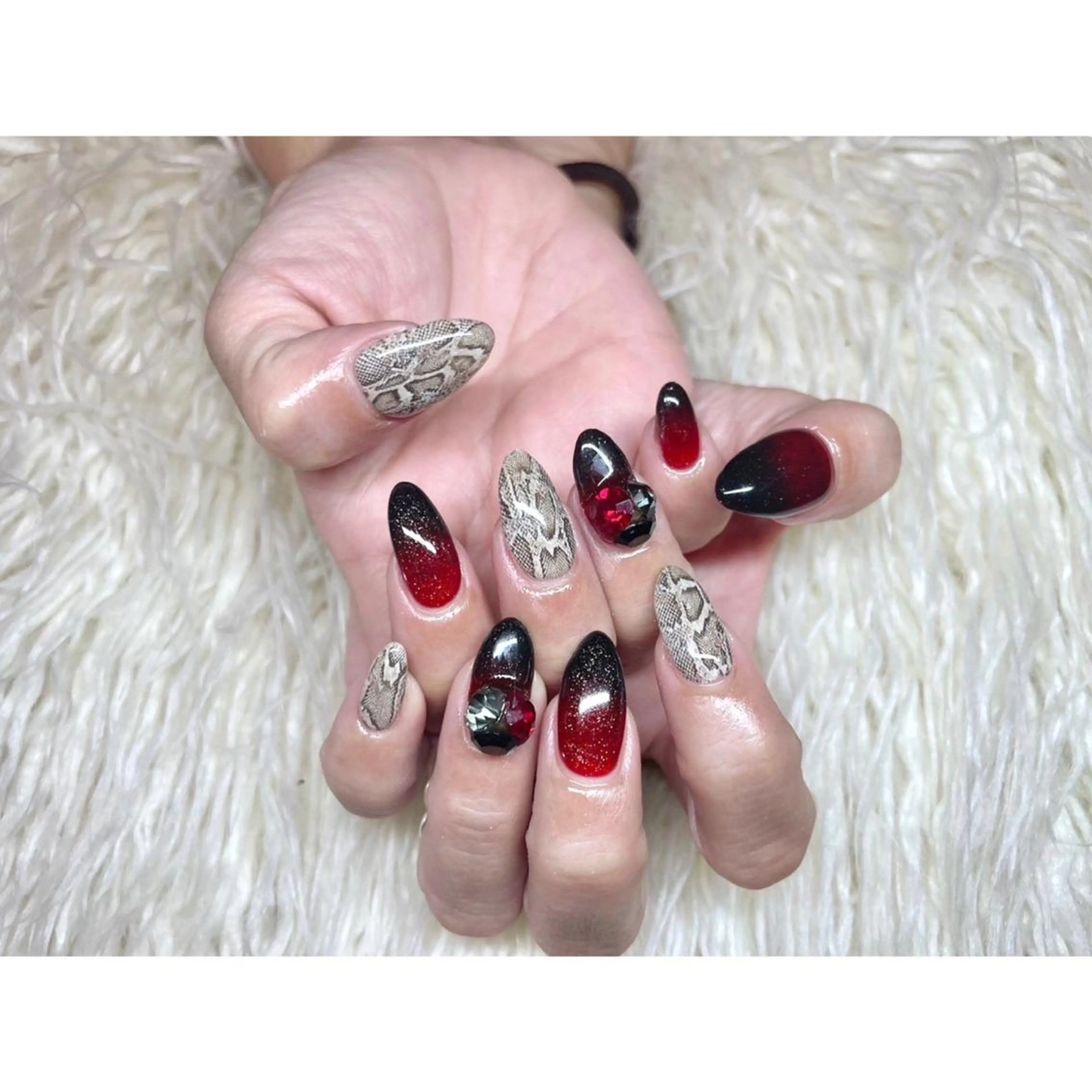 ネイル ハンドネイル フットネイル Nail salon LuaRのネイルデザイン