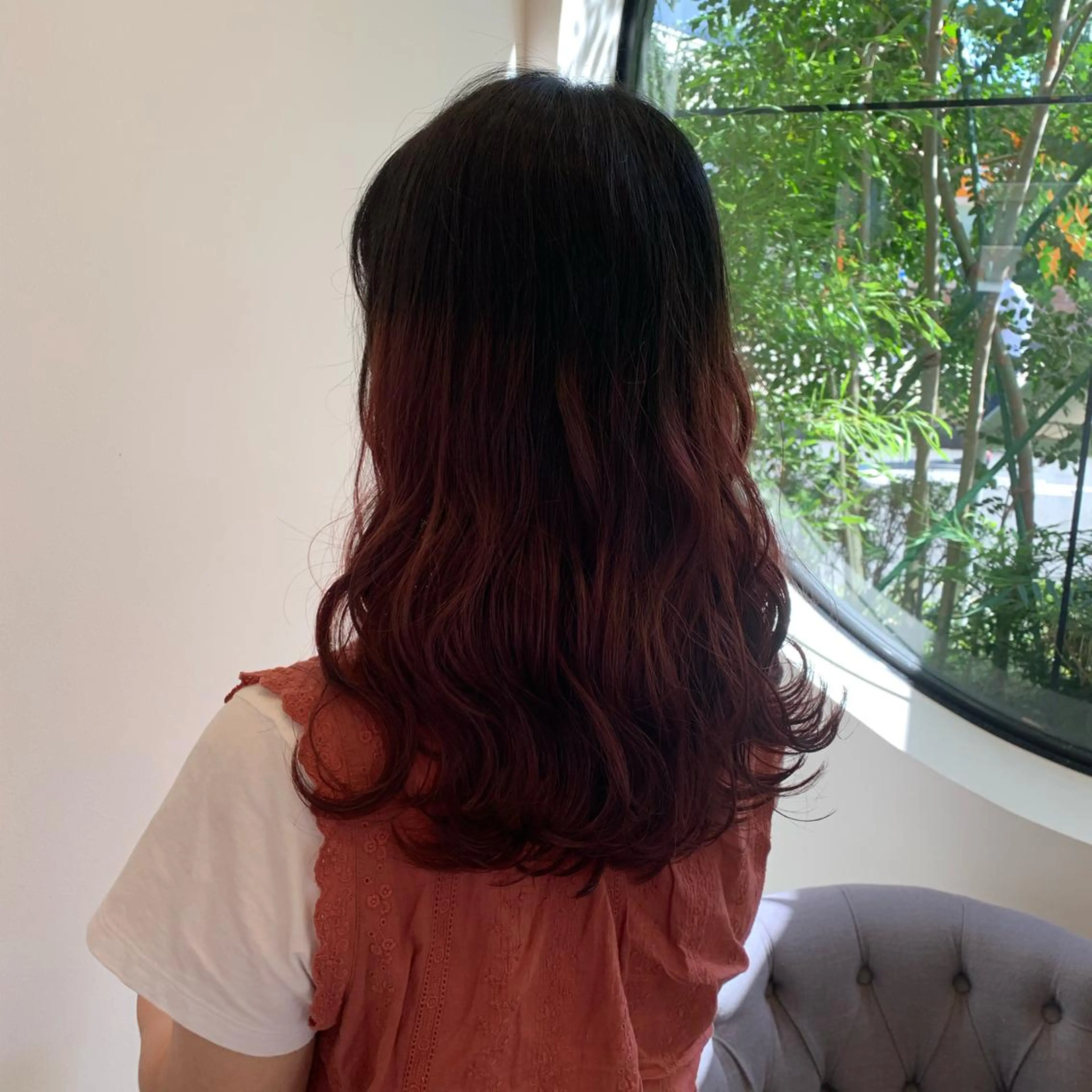 ミディアム 津秋 朝美のヘアスタイル