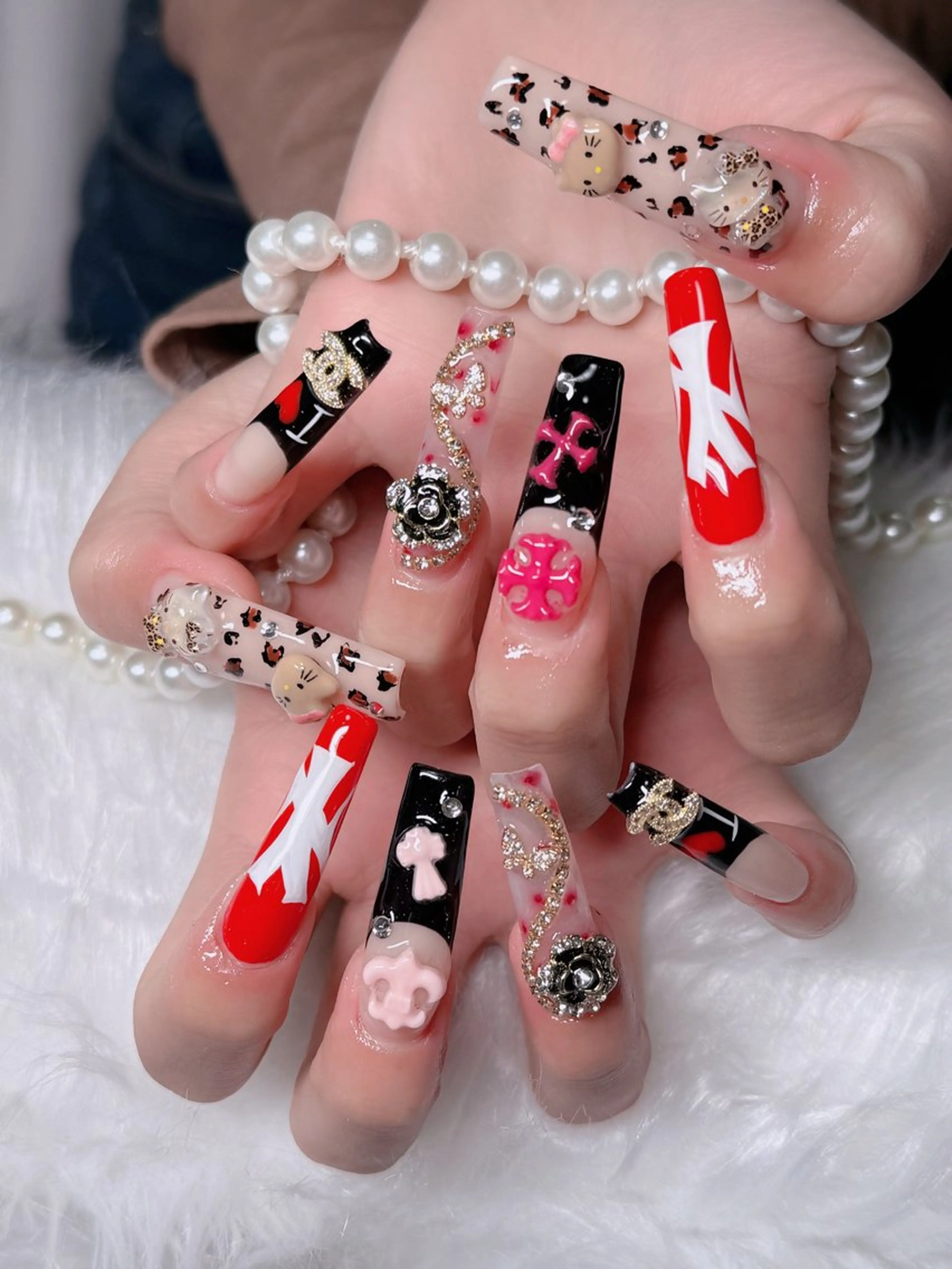 ネイル オーロラネイル フレンチネイル ジェルネイル ハロウィン 韓国ネイル ハンドネイル H.baby Nail Salonのネイルデザイン