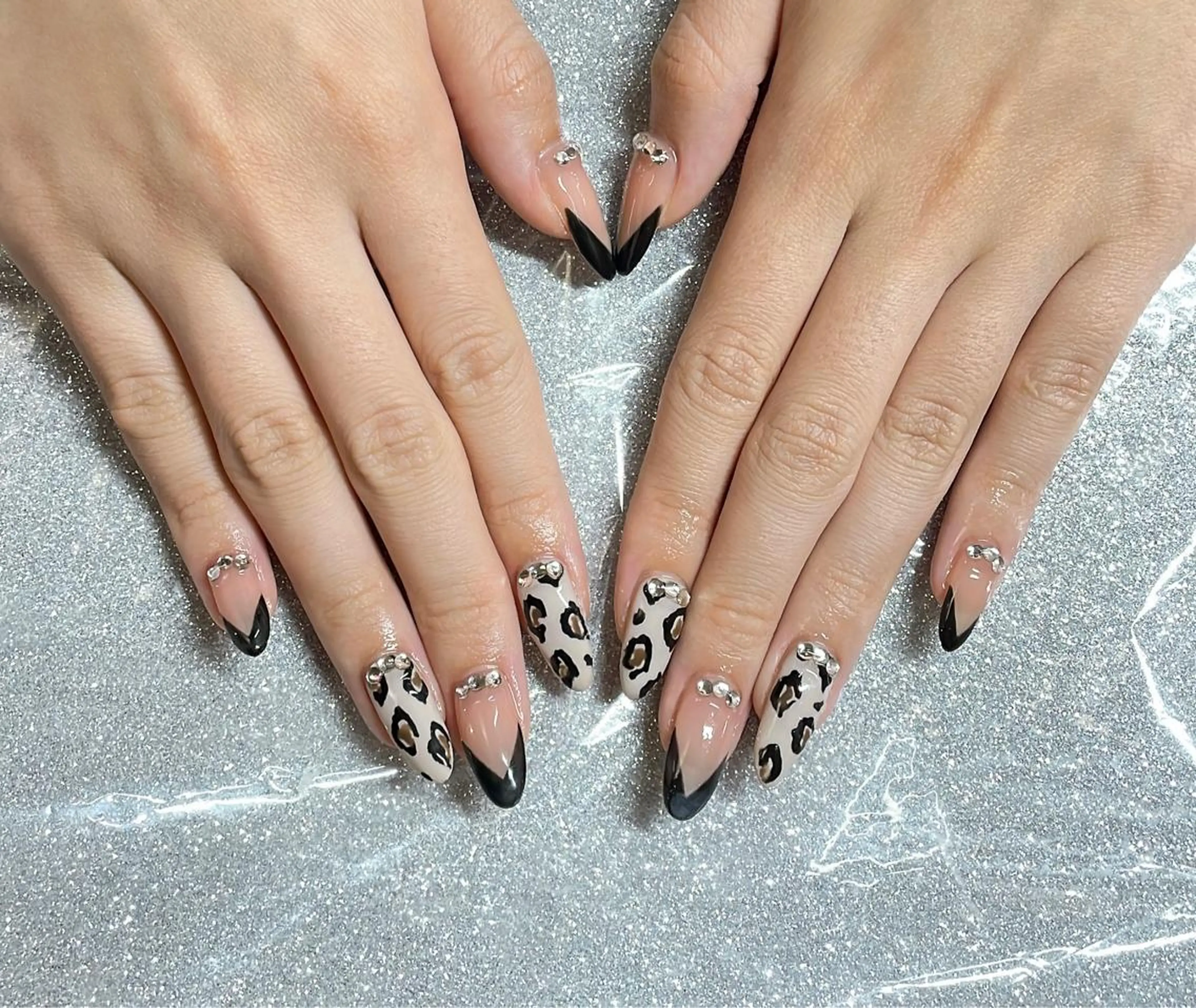 ネイル ハンドネイル VIERU 🌈🎀💖のネイルデザイン