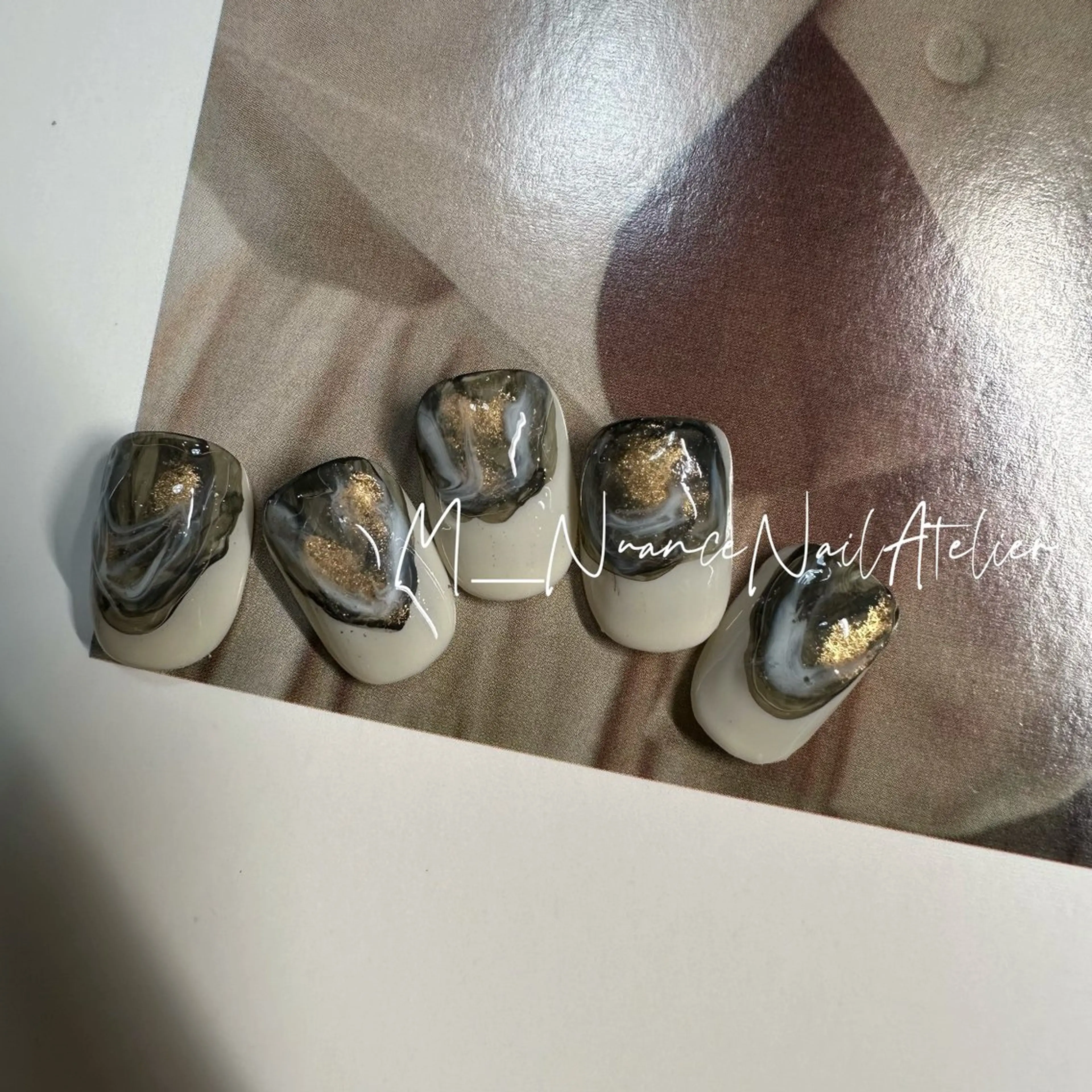 ネイル マグネットネイル ニュアンスネイル オフィスネイル シンプルネイル GO TODAY横浜Solace店所属・M___nail atelierのネイルデザイン