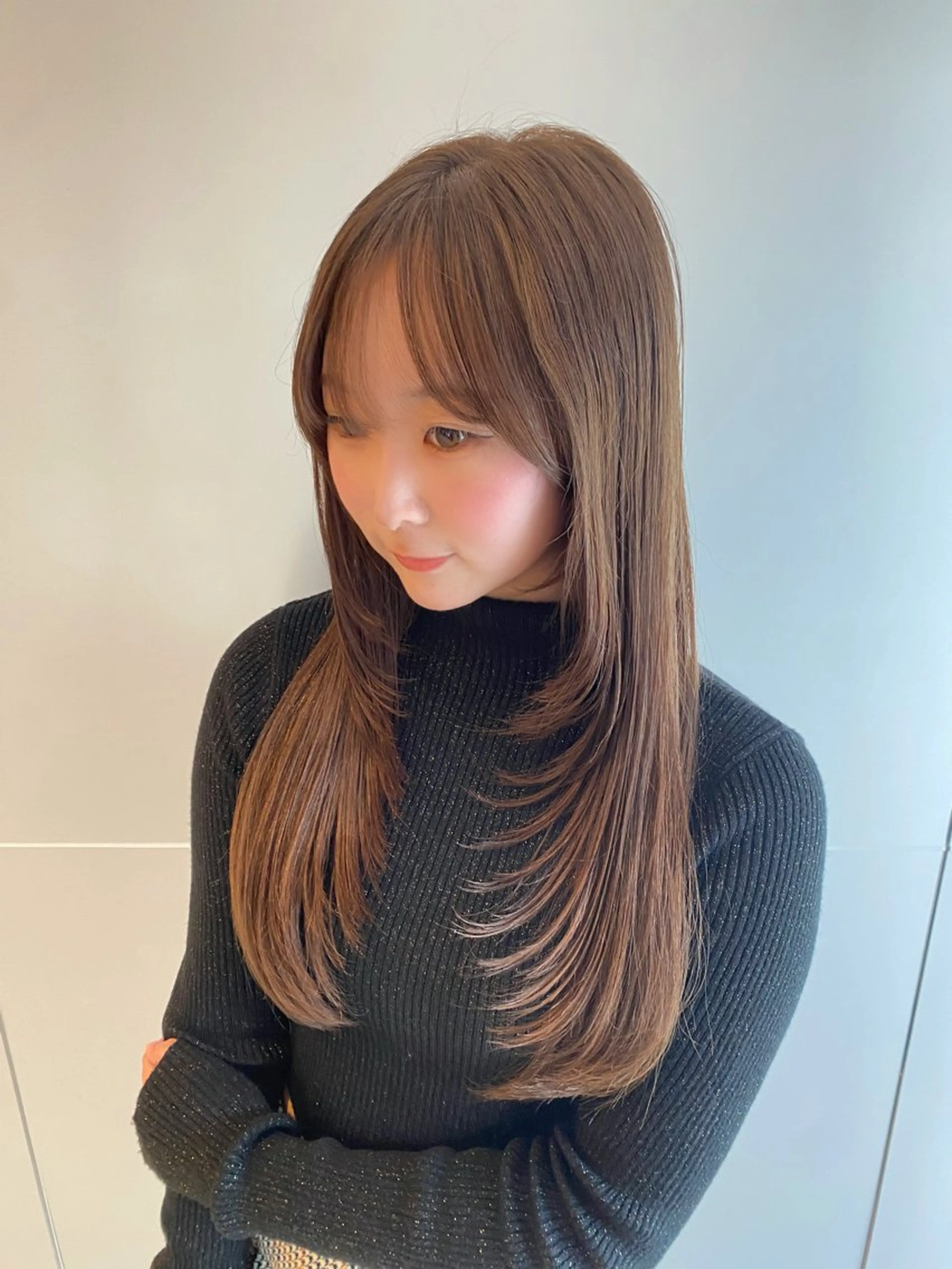 セミロング チョコレートブラウン くびれヘア 顔まわりレイヤー 顔周りカット ヨシンモリ カット ヘアカラー ブリーチなしカラー/ 顔周りレイヤーのヘアスタイル