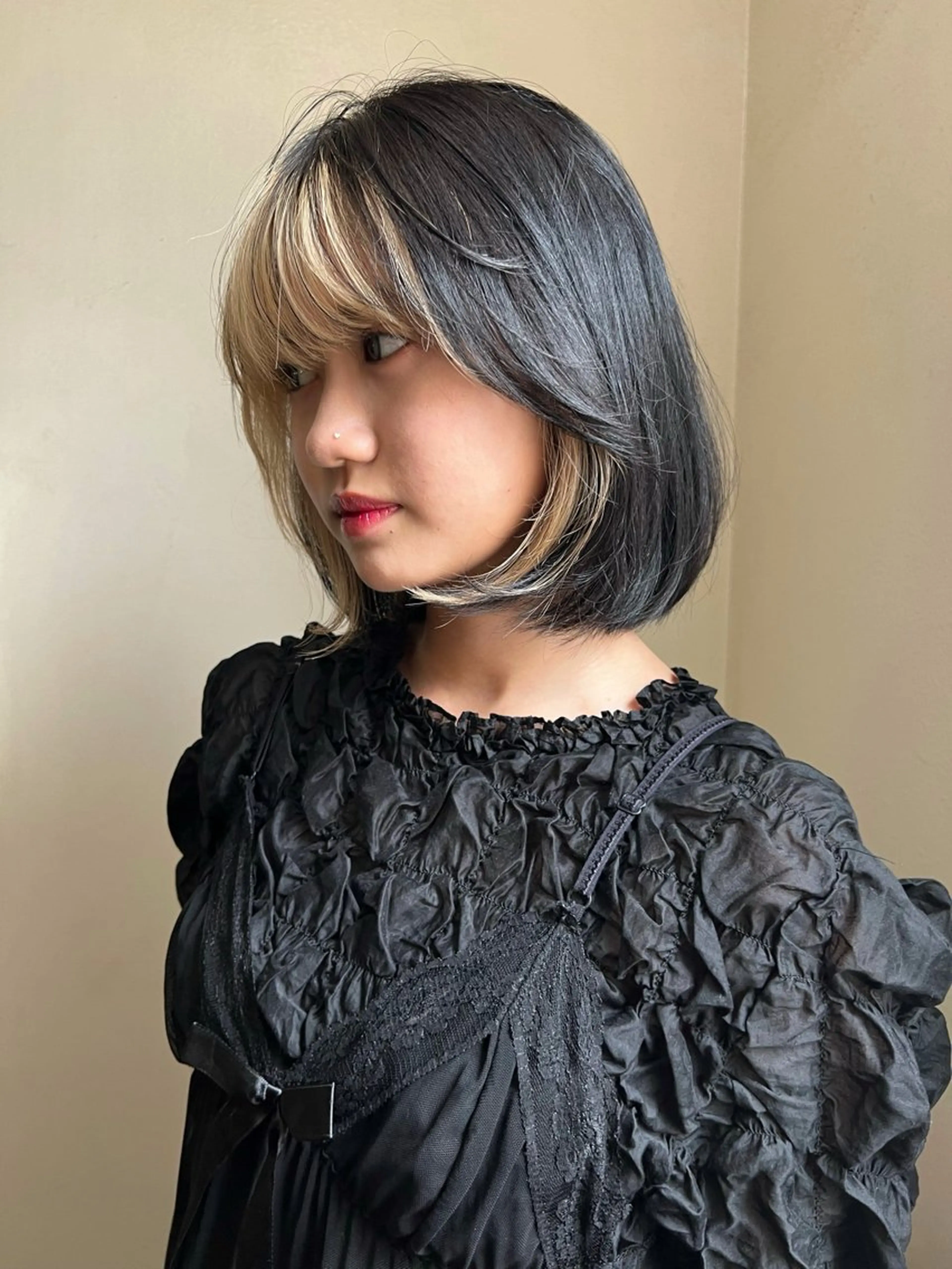 ショート カット ヘアカラー トリートメント 東のりか/ハイトーン ブリーチカラー/ボブのヘアスタイル