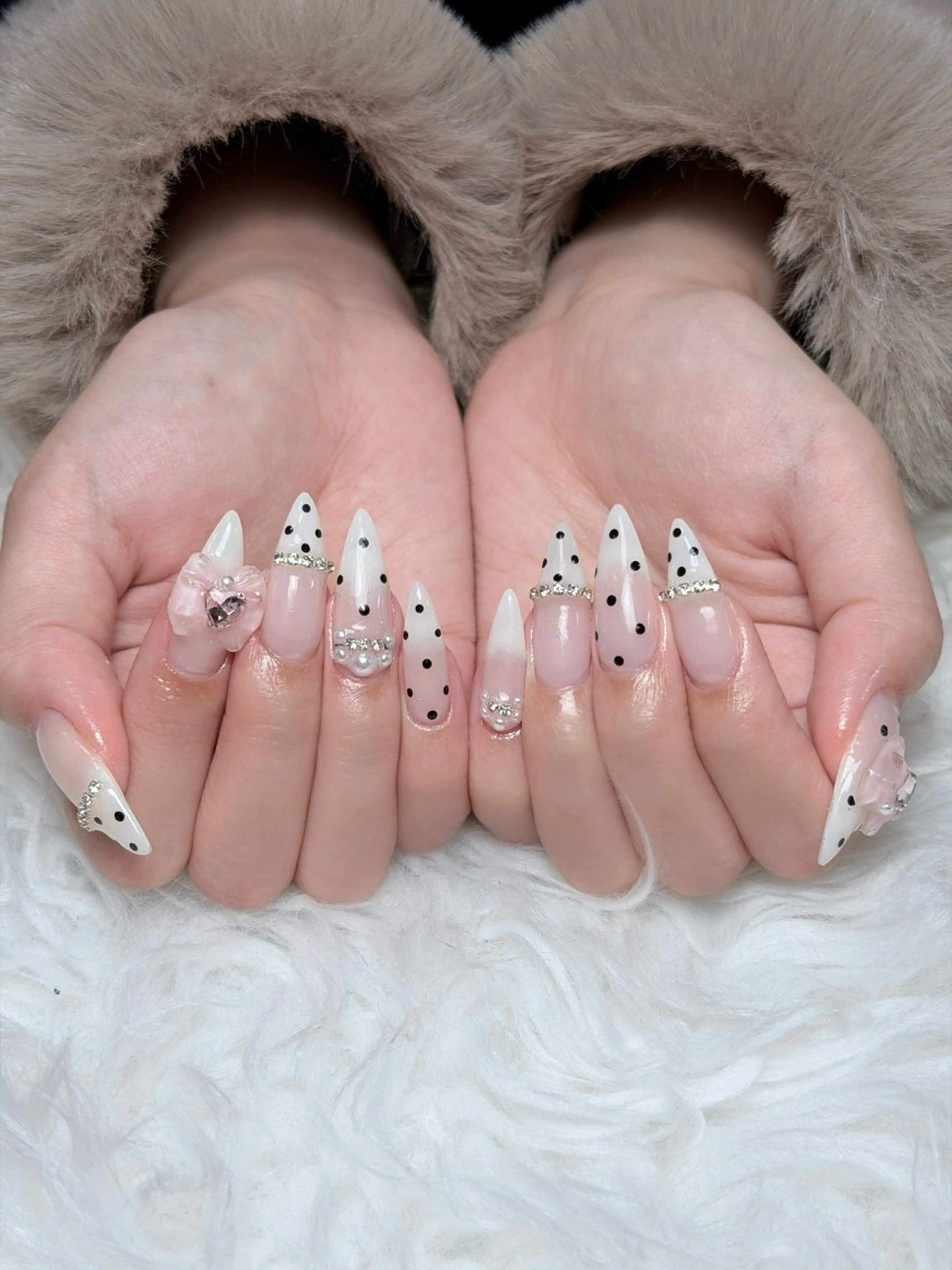 ネイル オーロラネイル ボルドー ブラウン 氷ネイル・うるうるネイル キラキラネイル ハンドネイル Julli ジュリのネイルデザイン