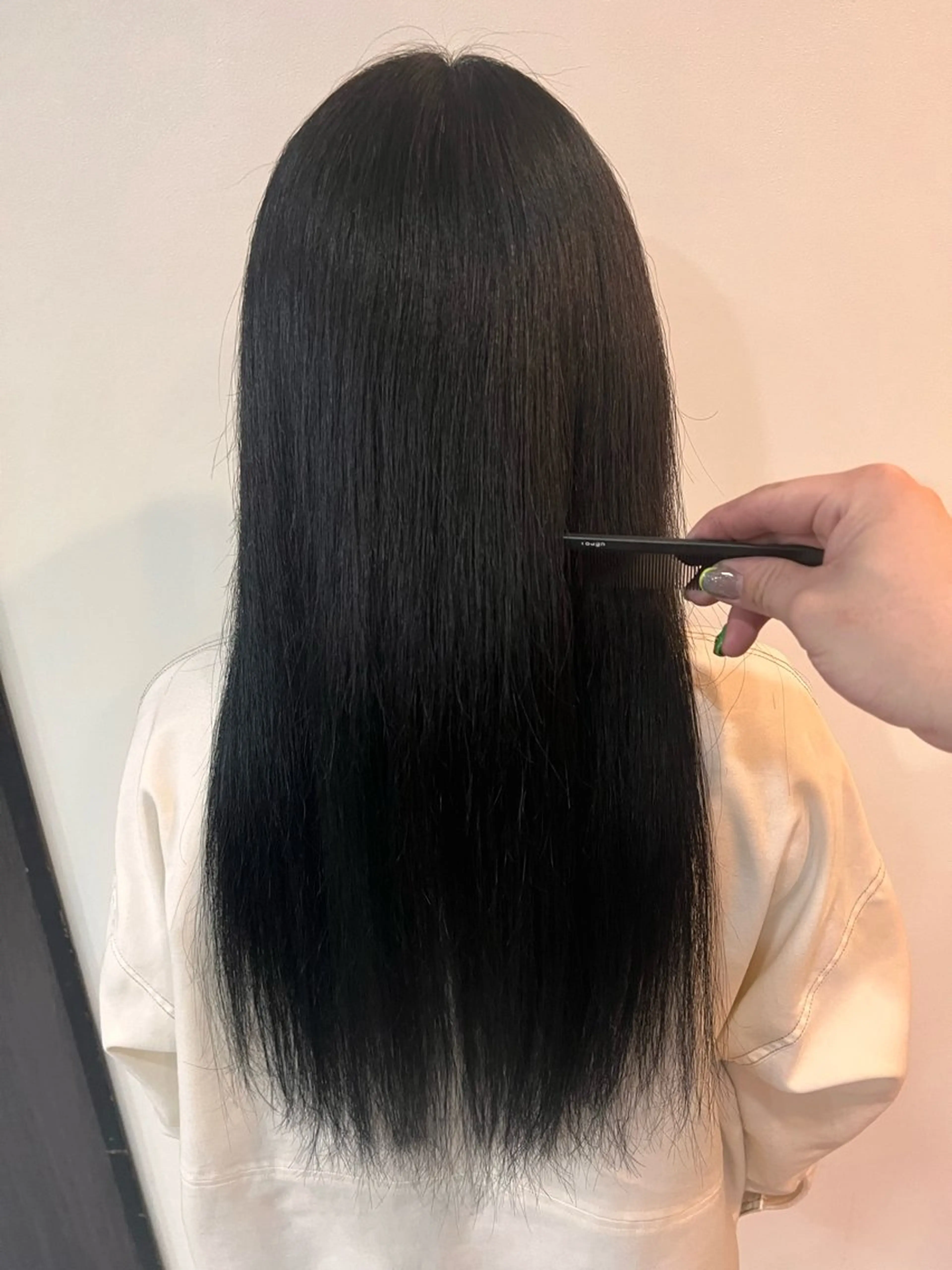 ロング 服部 楓のヘアスタイル