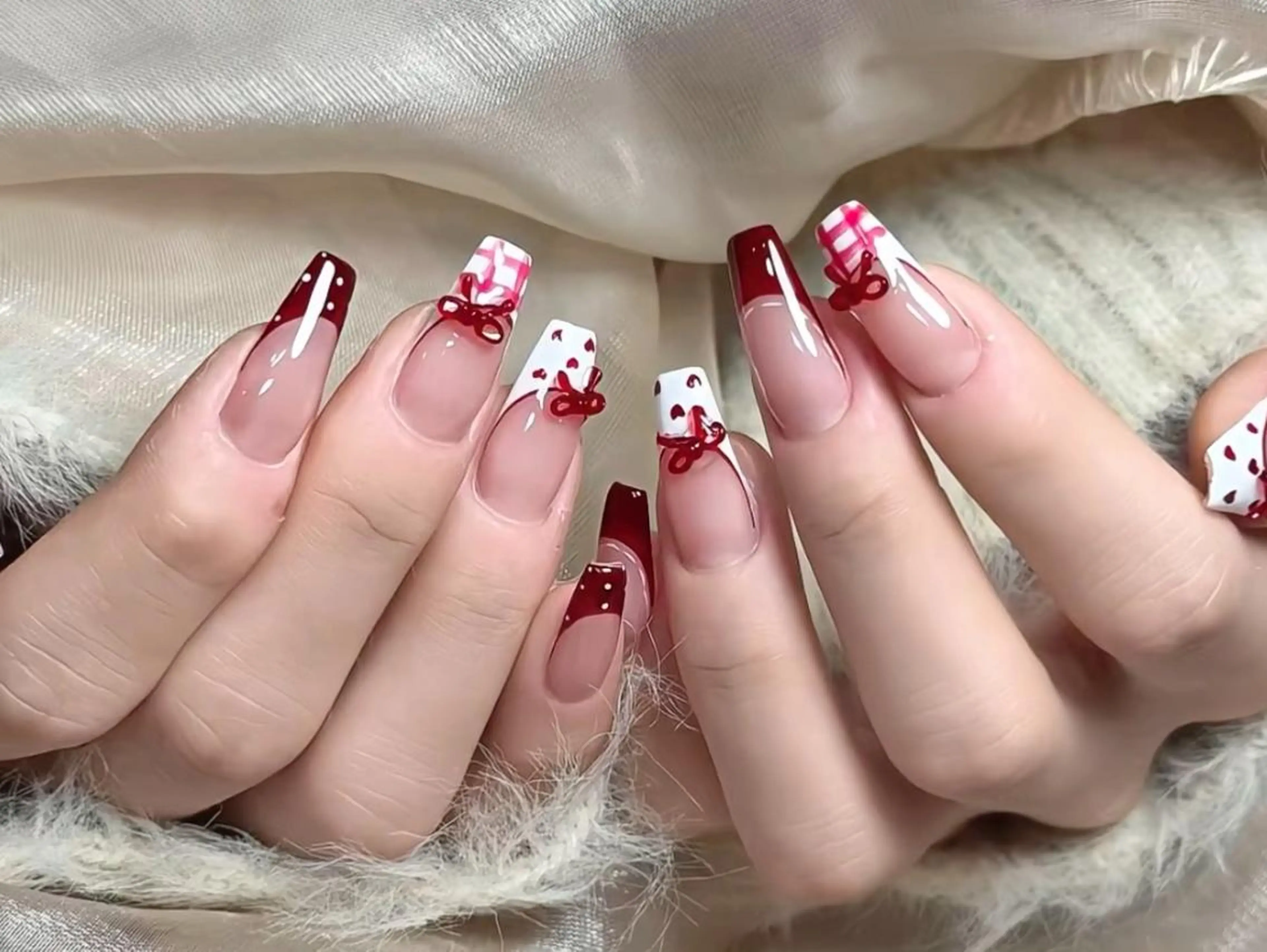 ネイル ハンドネイル 🎀 Ayaka_nailのネイルデザイン