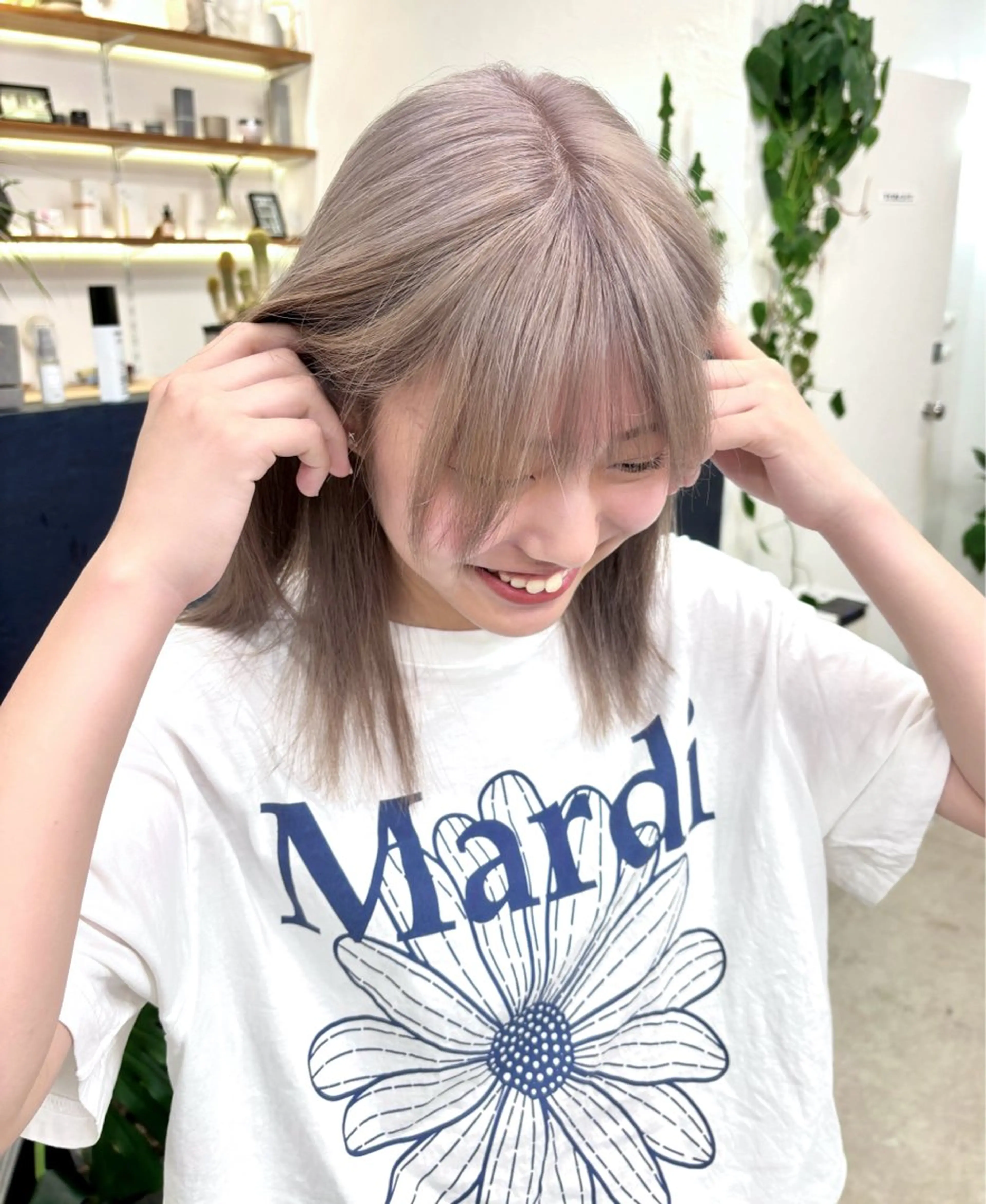 セミロング カラー ベージュカラー ブリーチ ブラウンカラー カシス 透明感カラー 暖色カラー/天神/ ヘイマサクラのヘアスタイル