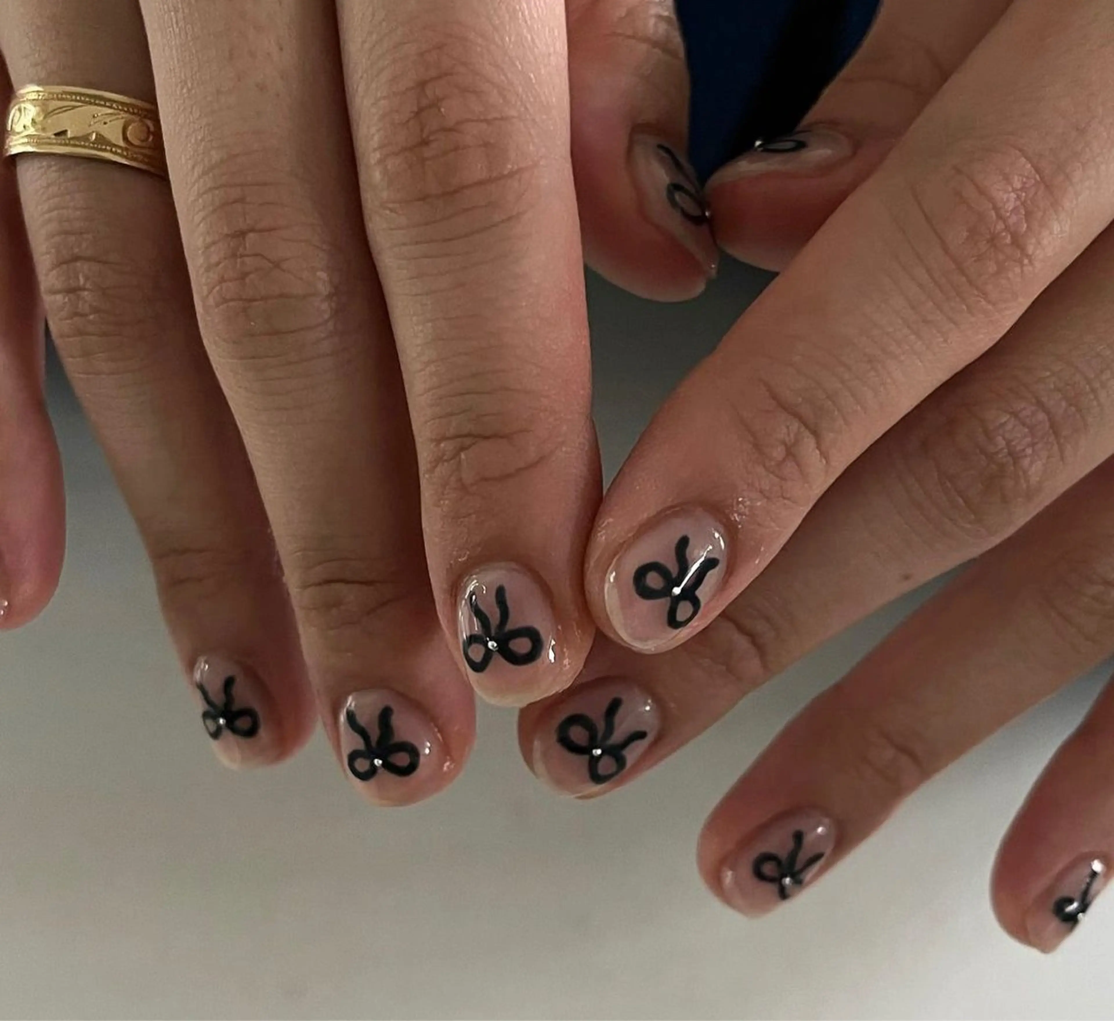 ネイル 韓国ネイル リボン hiyori🫧 mieuxのネイルデザイン