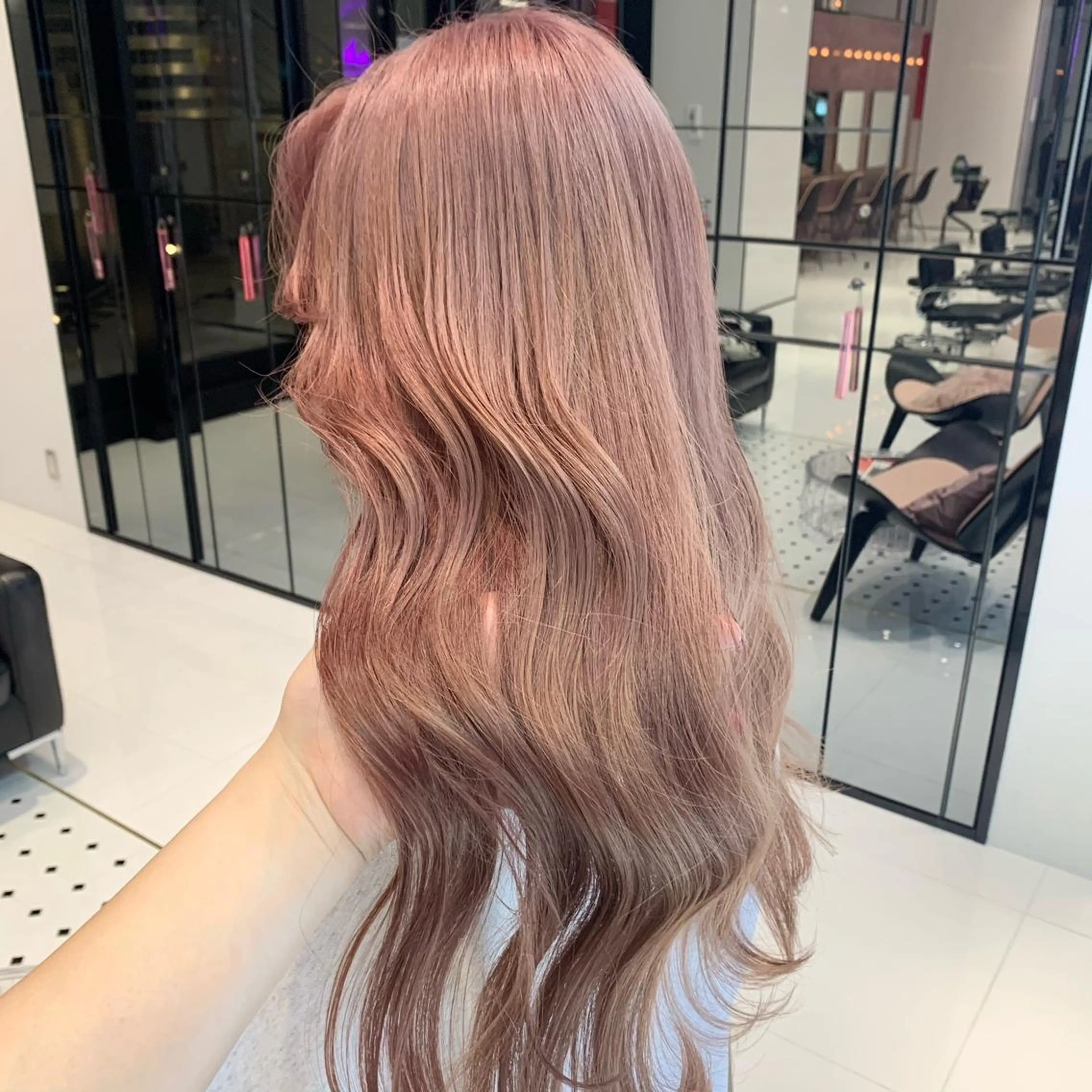 ロング カラー ベージュカラー ピンクカラー ピンクベージュ ハッシュカット/ハイ トーン/MANAMIのヘアスタイル