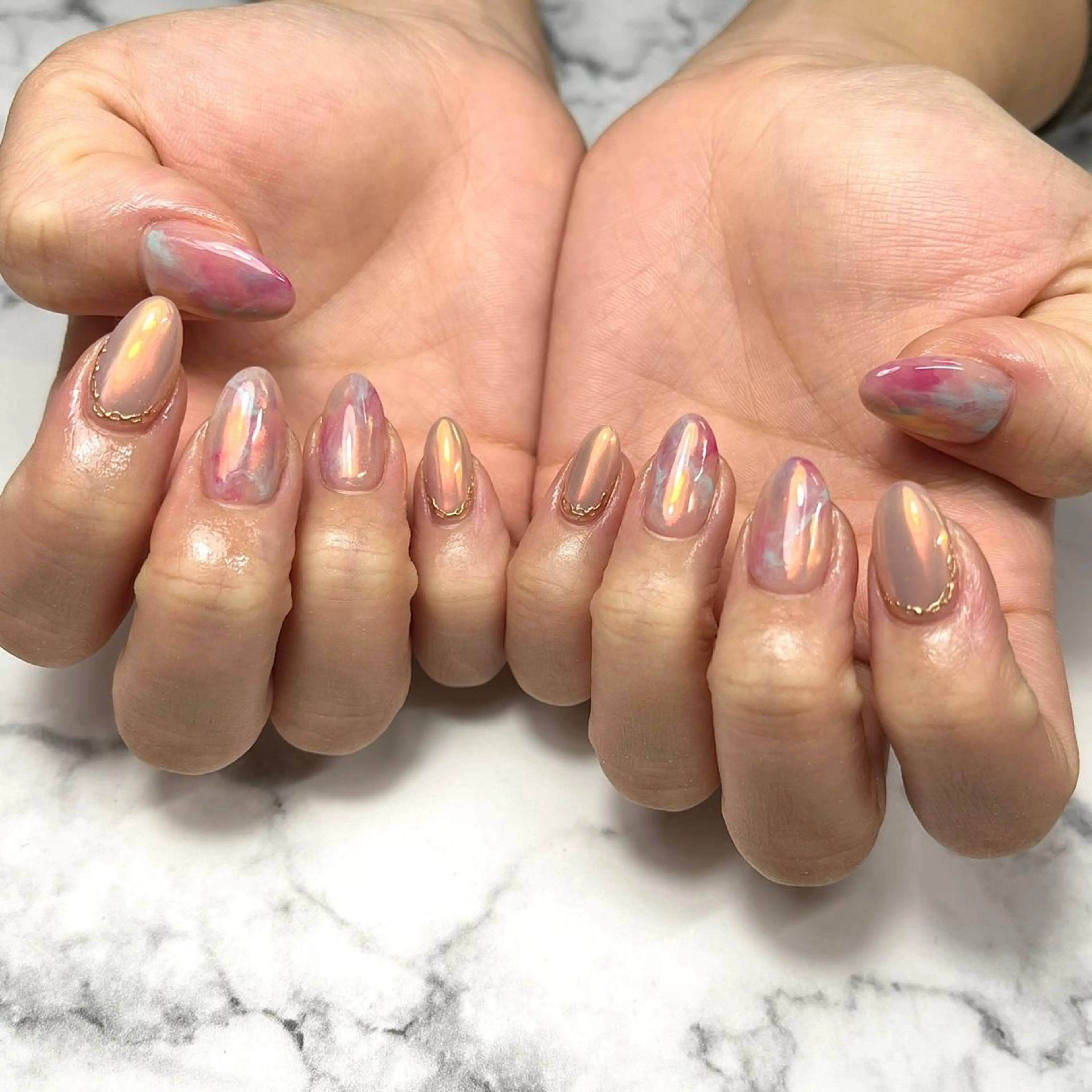 ネイル オーロラネイル ジェルネイル 大理石ネイル(マーブル) ミラーネイル 持ち込み ハンドネイル NAIL NOWのネイルデザイン