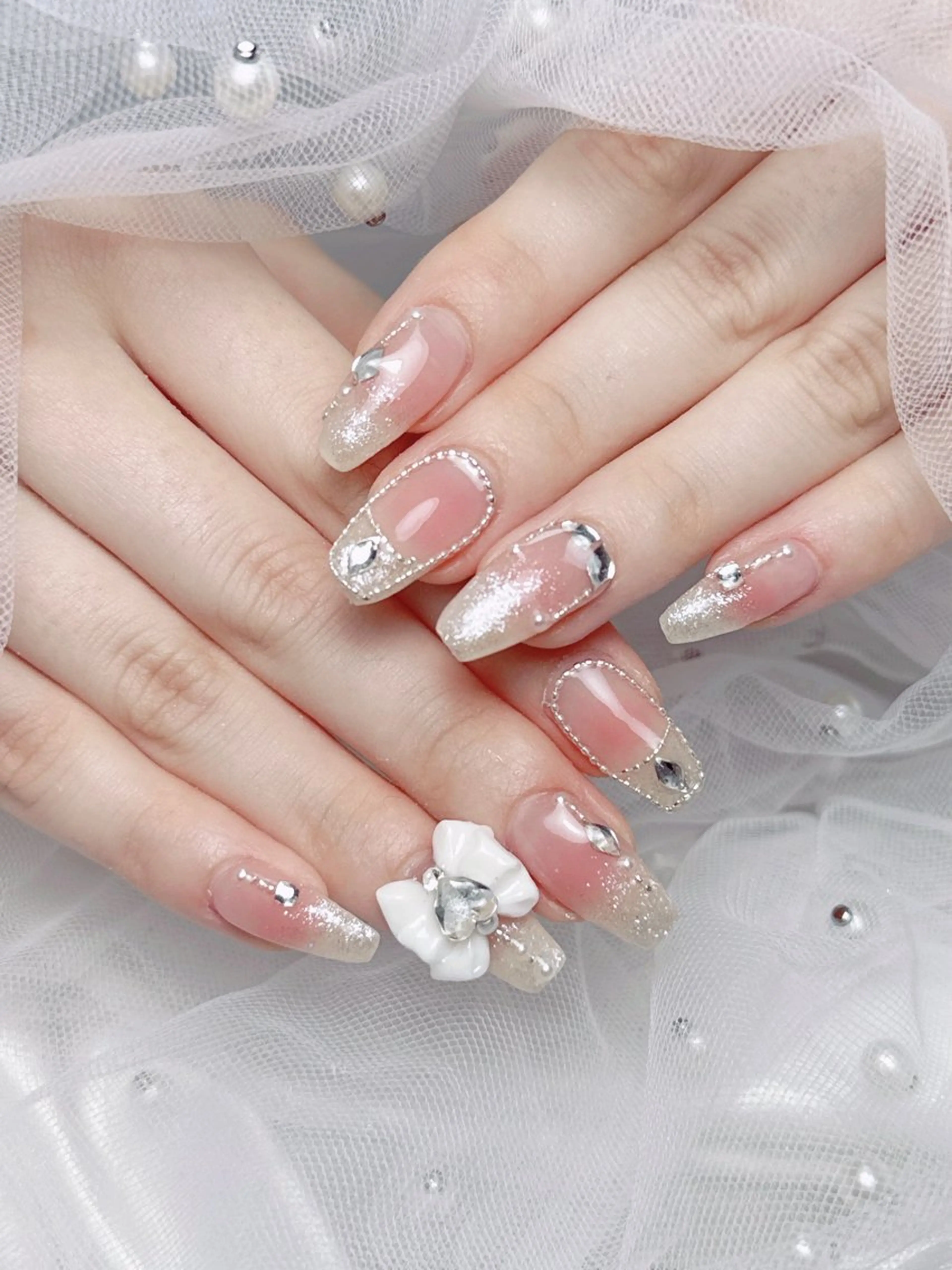 ネイル フレンチネイル ジェルネイル ハート 韓国ネイル マグネットネイル ハンドネイル ネイルサロン lotusのネイルデザイン